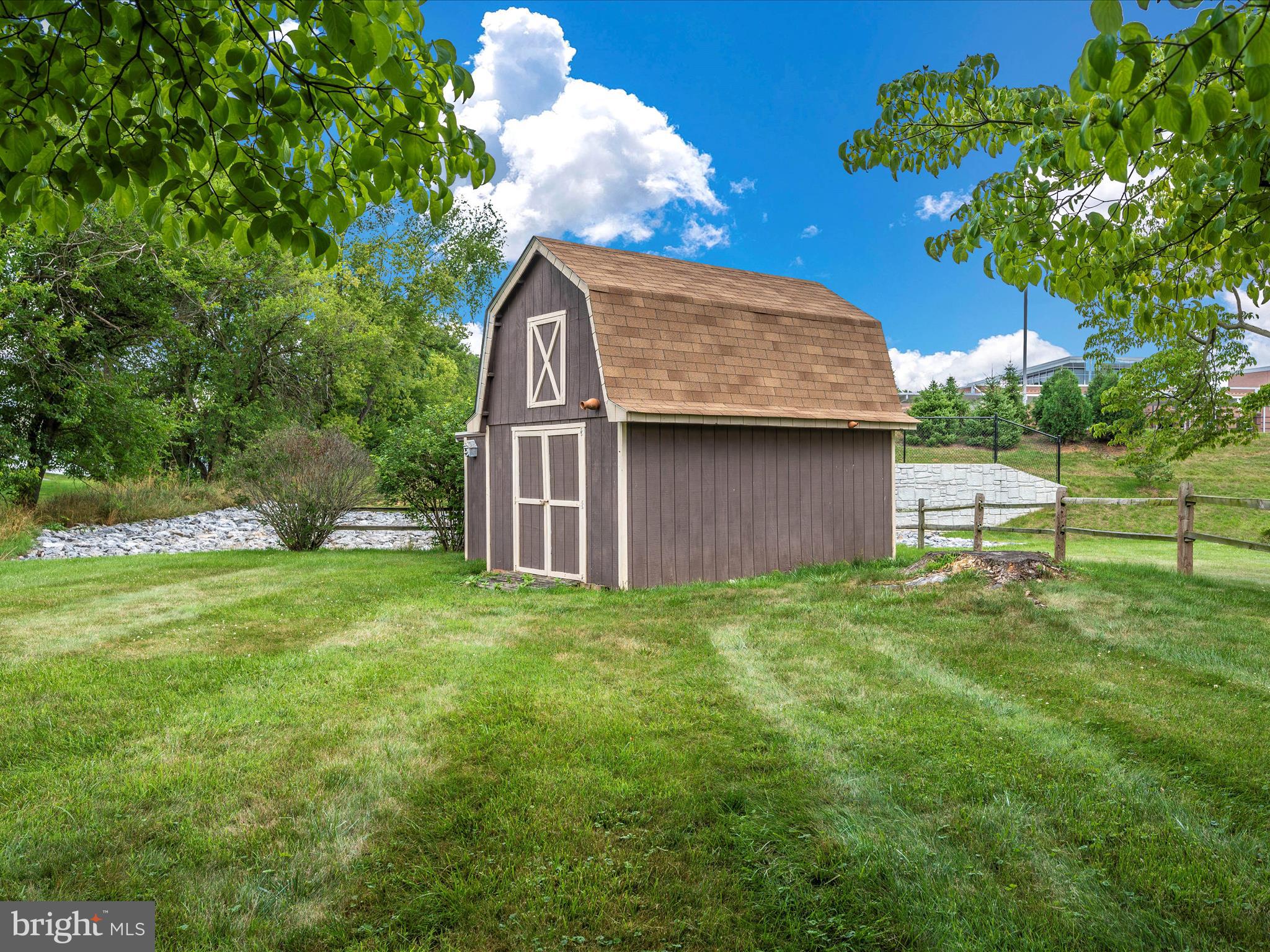 GLADE VILLAGE - Residential