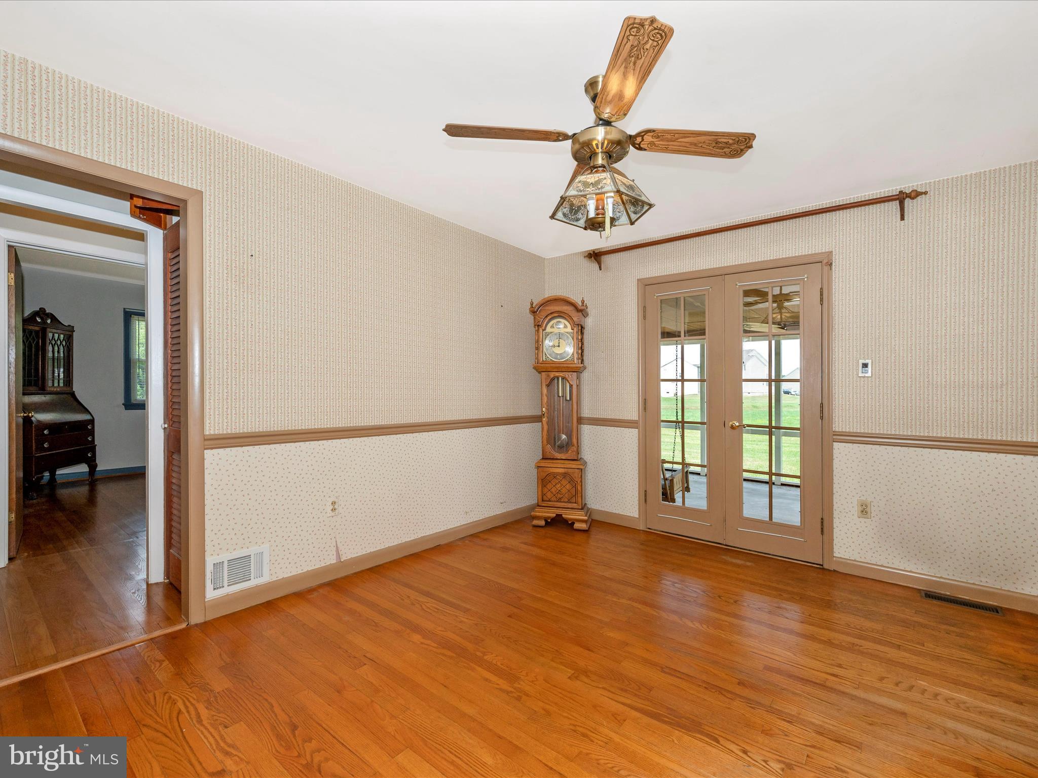 GLADE VILLAGE - Residential