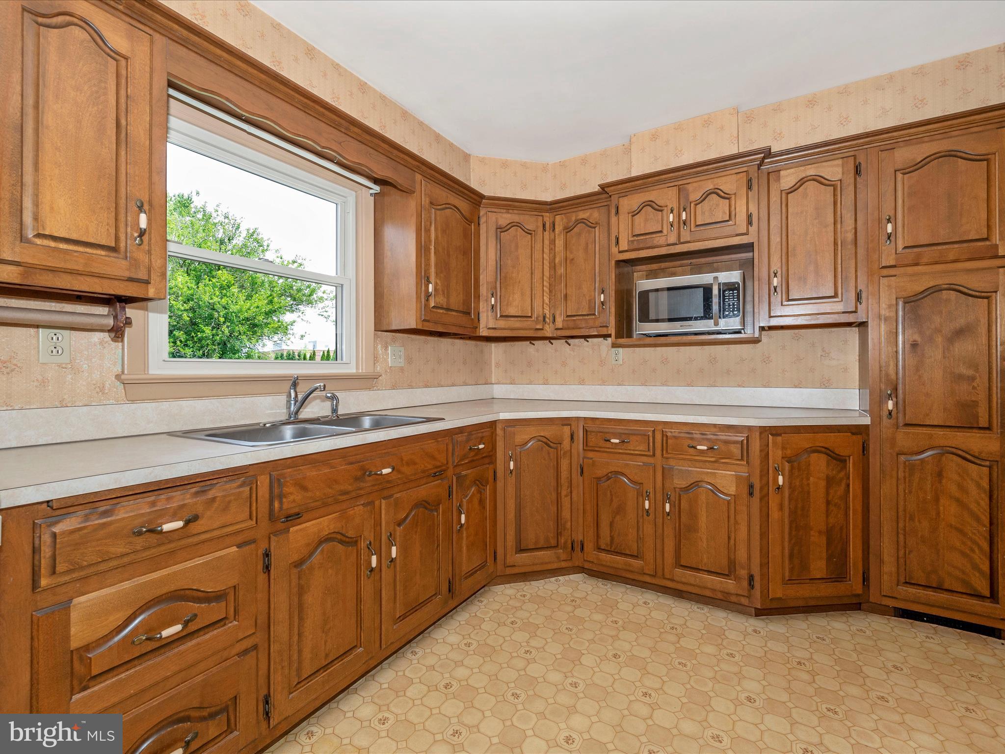 GLADE VILLAGE - Residential