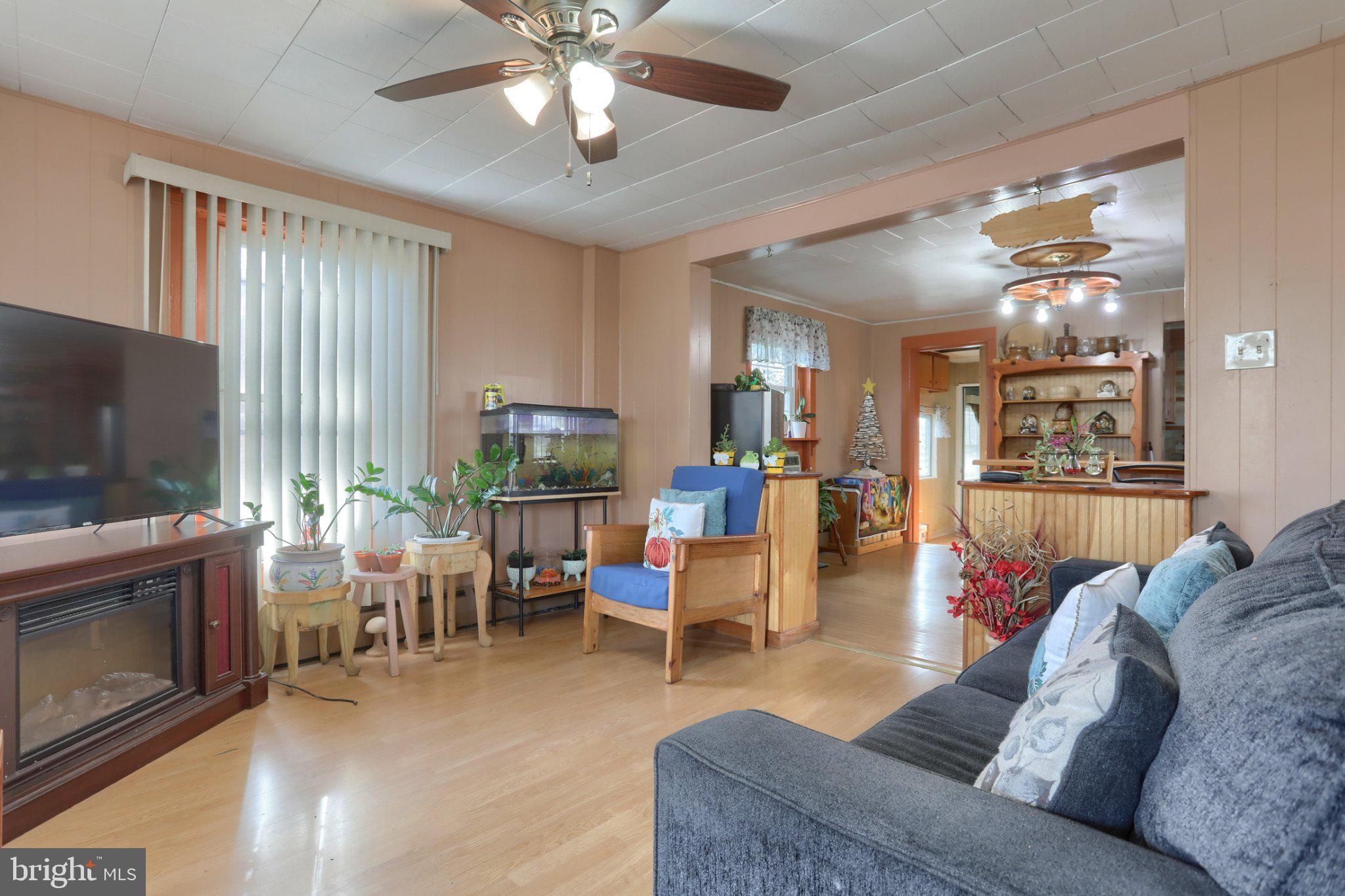 645 N LINCOLN AVENUE