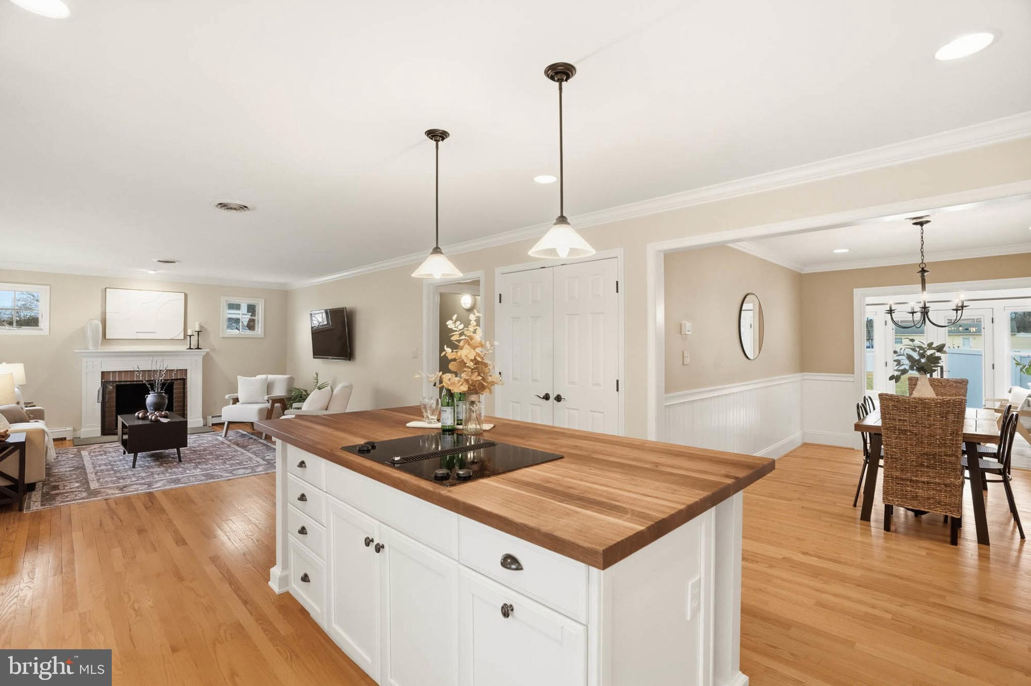 HILLSMERE SHORES - Residential