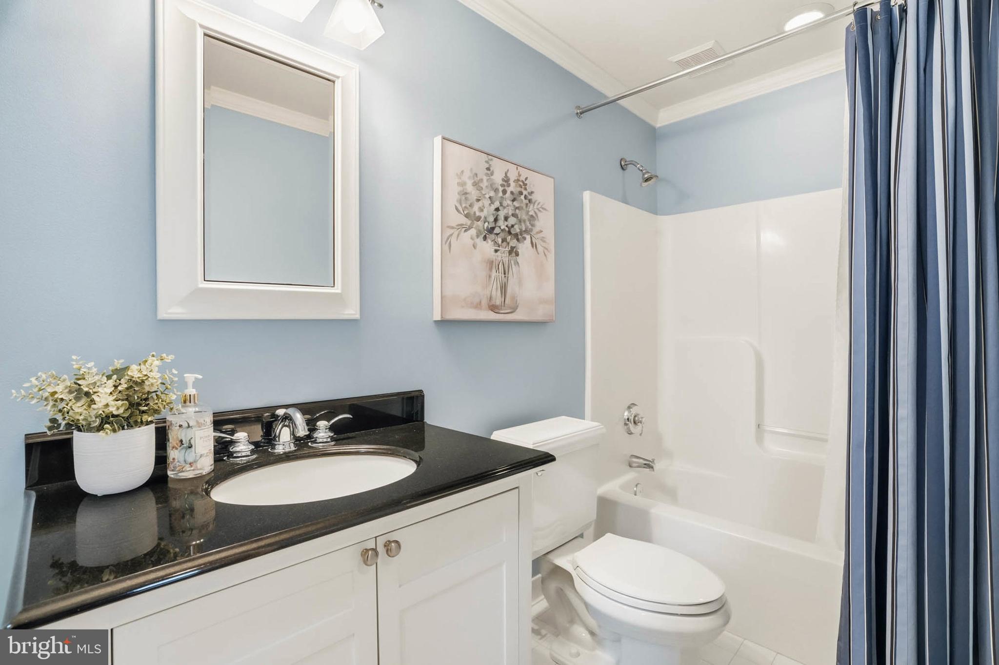 HILLSMERE SHORES - Residential