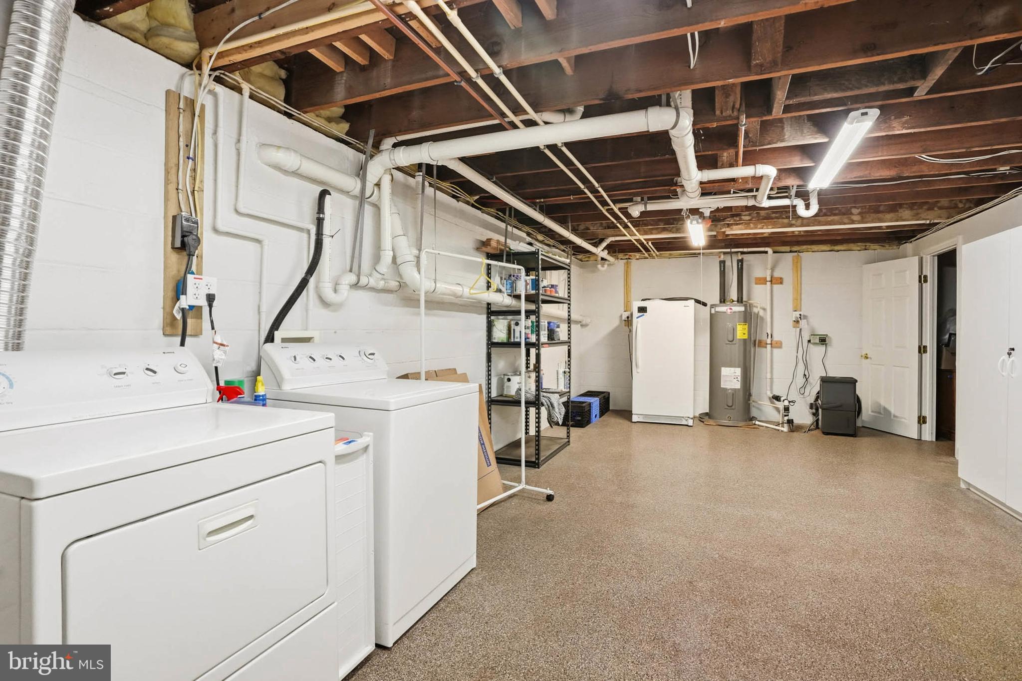 HILLSMERE SHORES - Residential