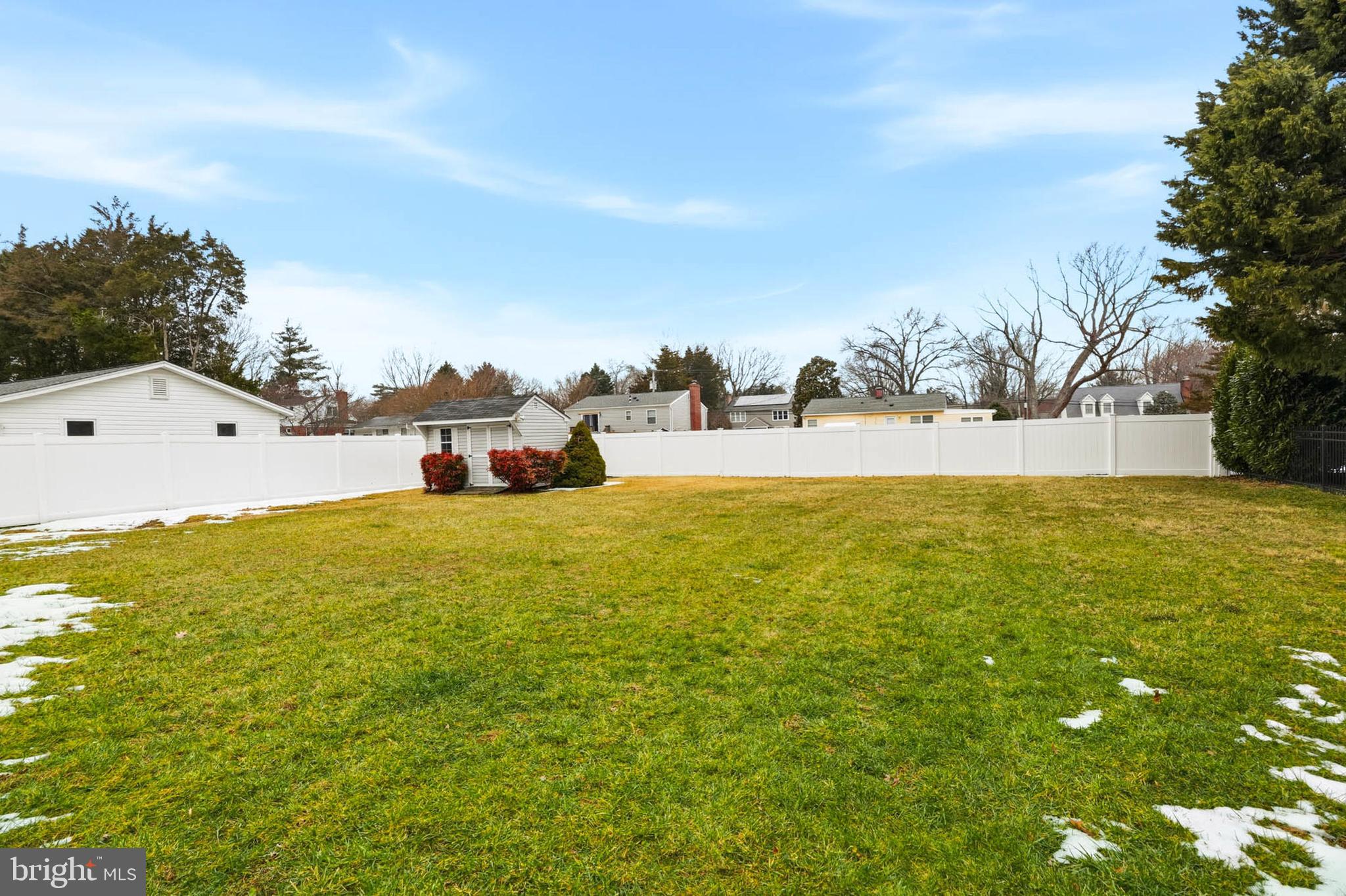 HILLSMERE SHORES - Residential