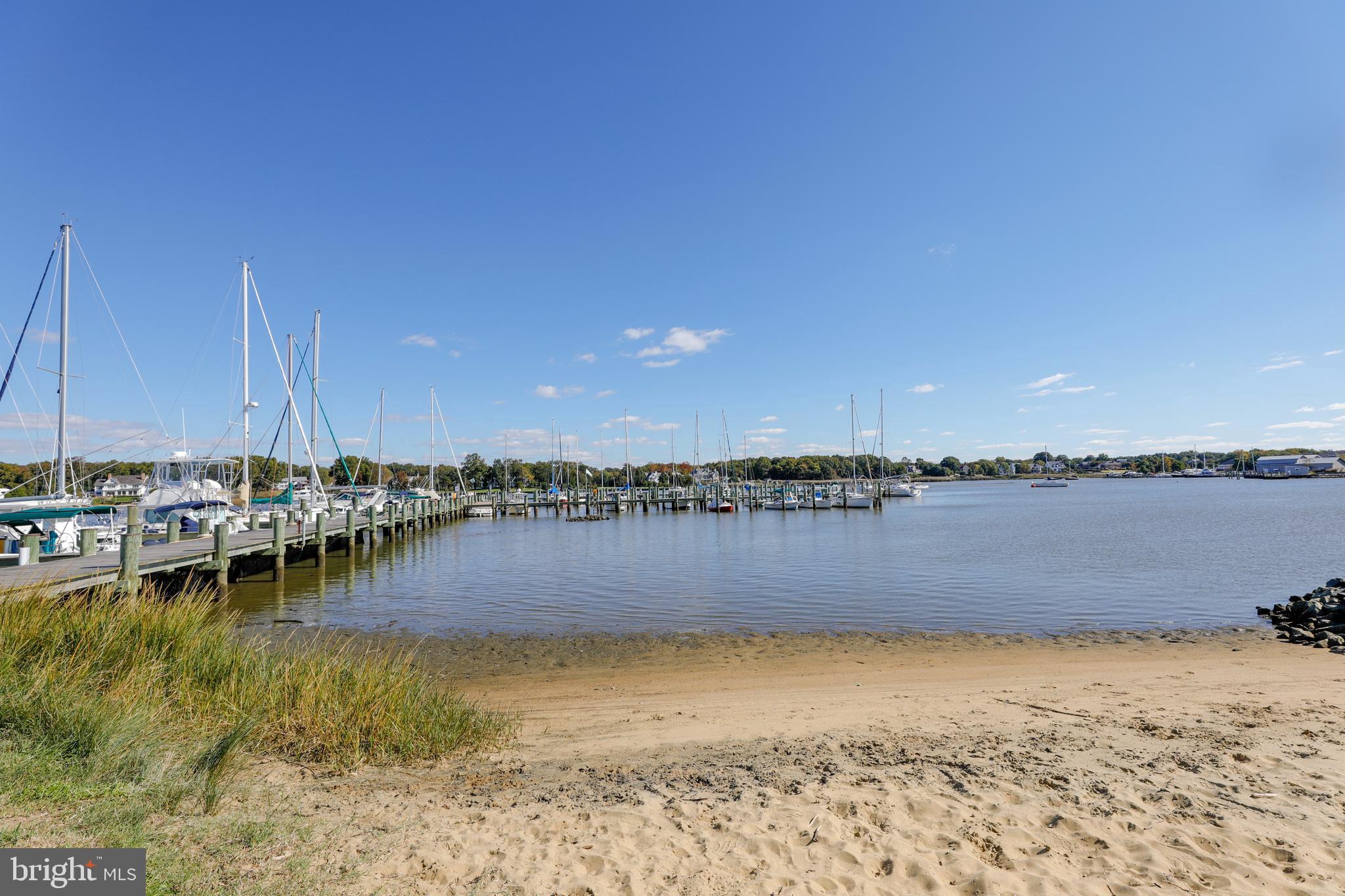 HILLSMERE SHORES - Residential