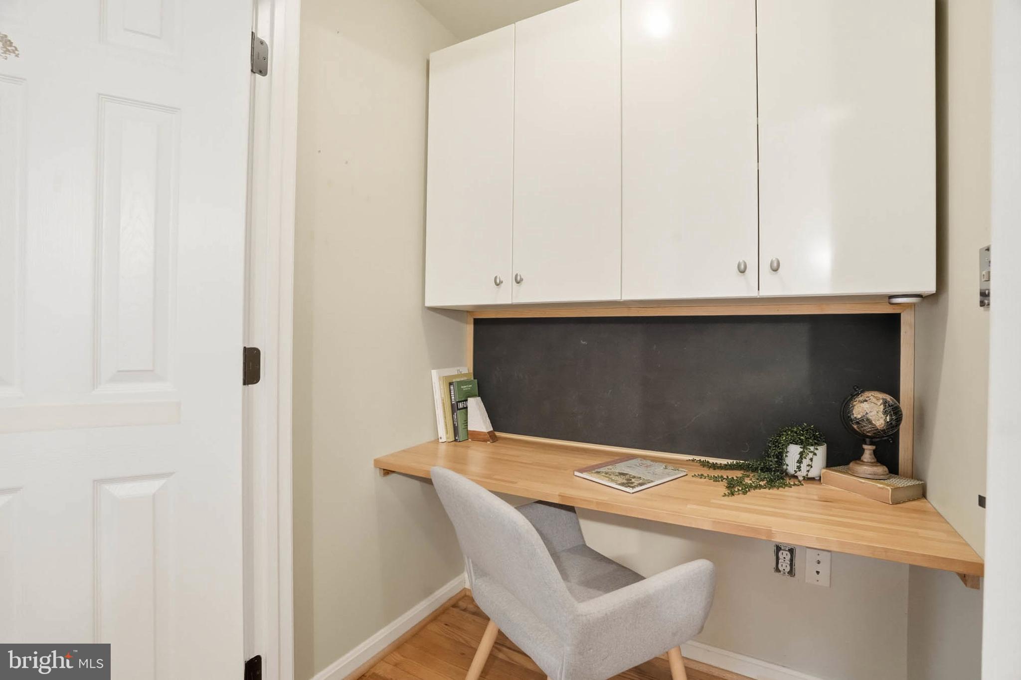 HILLSMERE SHORES - Residential