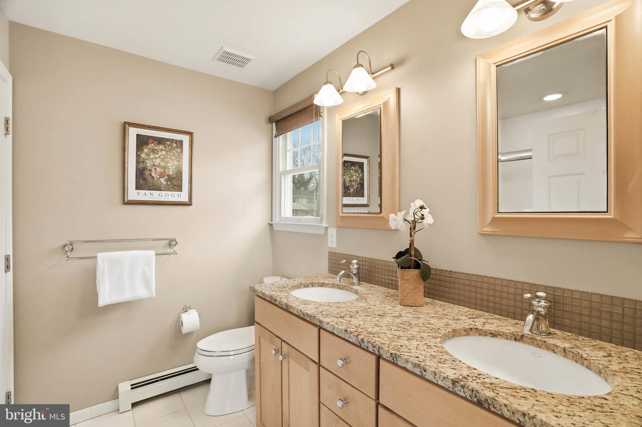 HILLSMERE SHORES - Residential