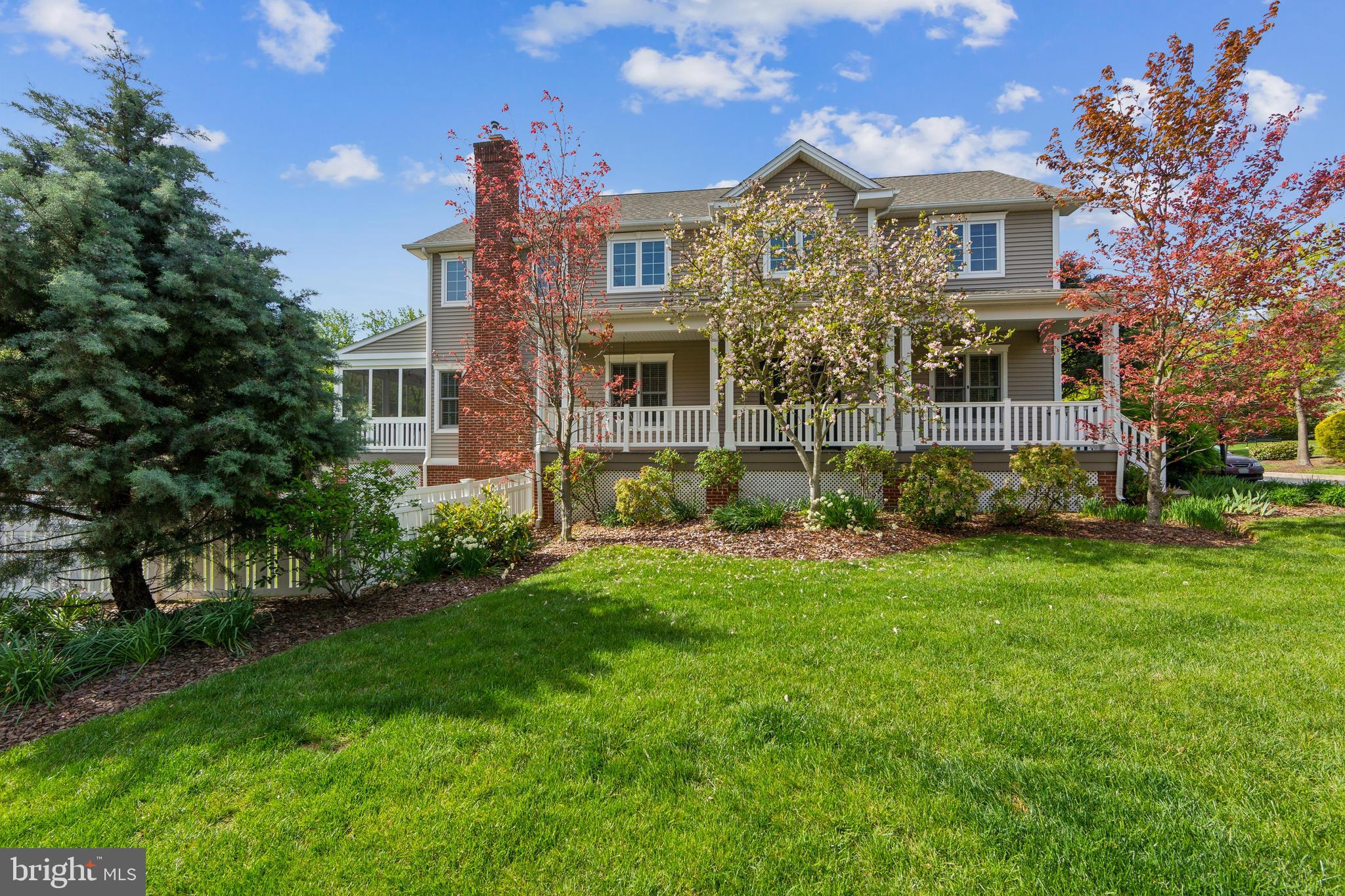 951 PINEHURST DRIVE