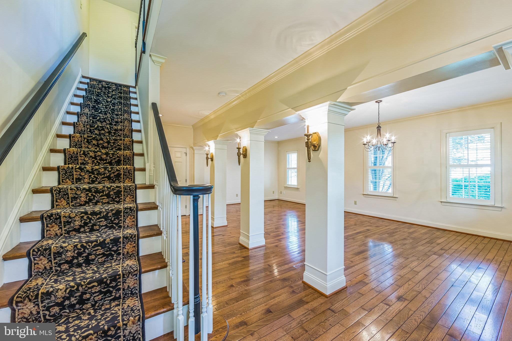 951 PINEHURST DRIVE