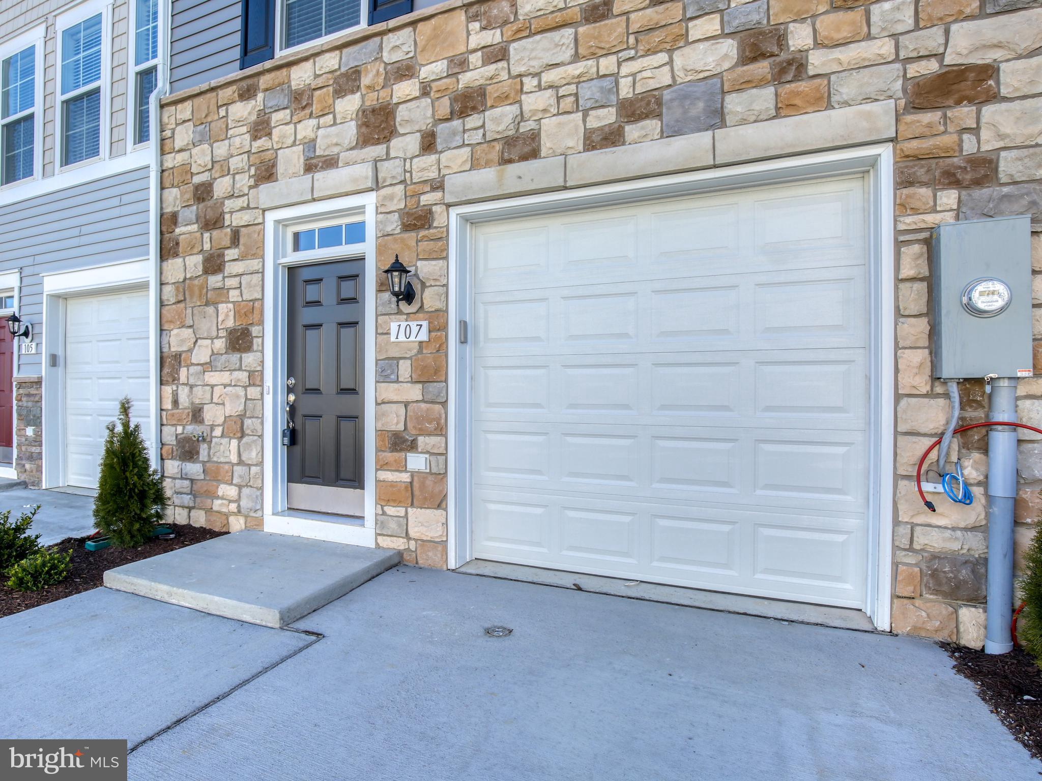 107 ALDERMAN WAY
