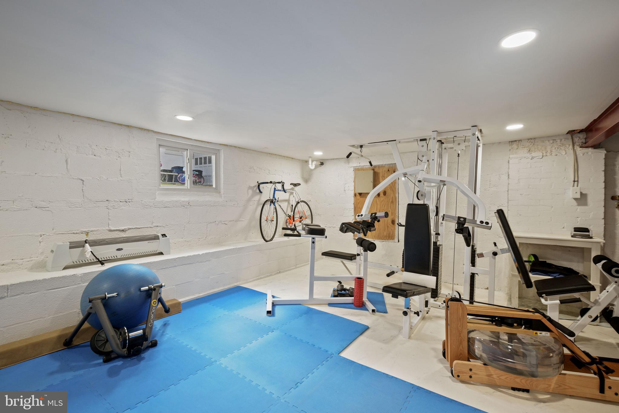 LOCUST HILL ESTATES - Residential