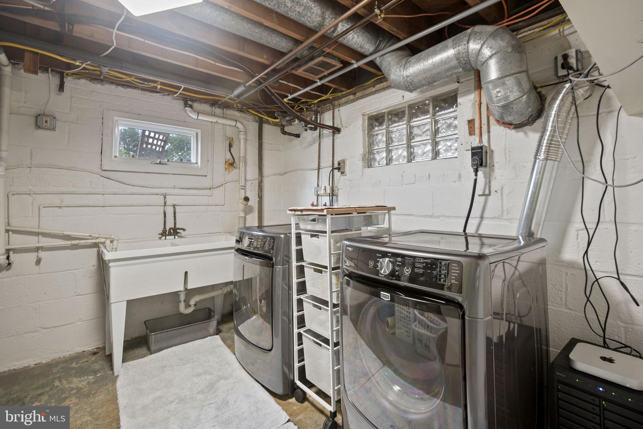 LOCUST HILL ESTATES - Residential