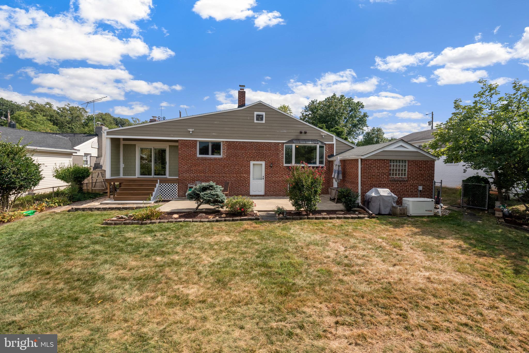 LOCUST HILL ESTATES - Residential