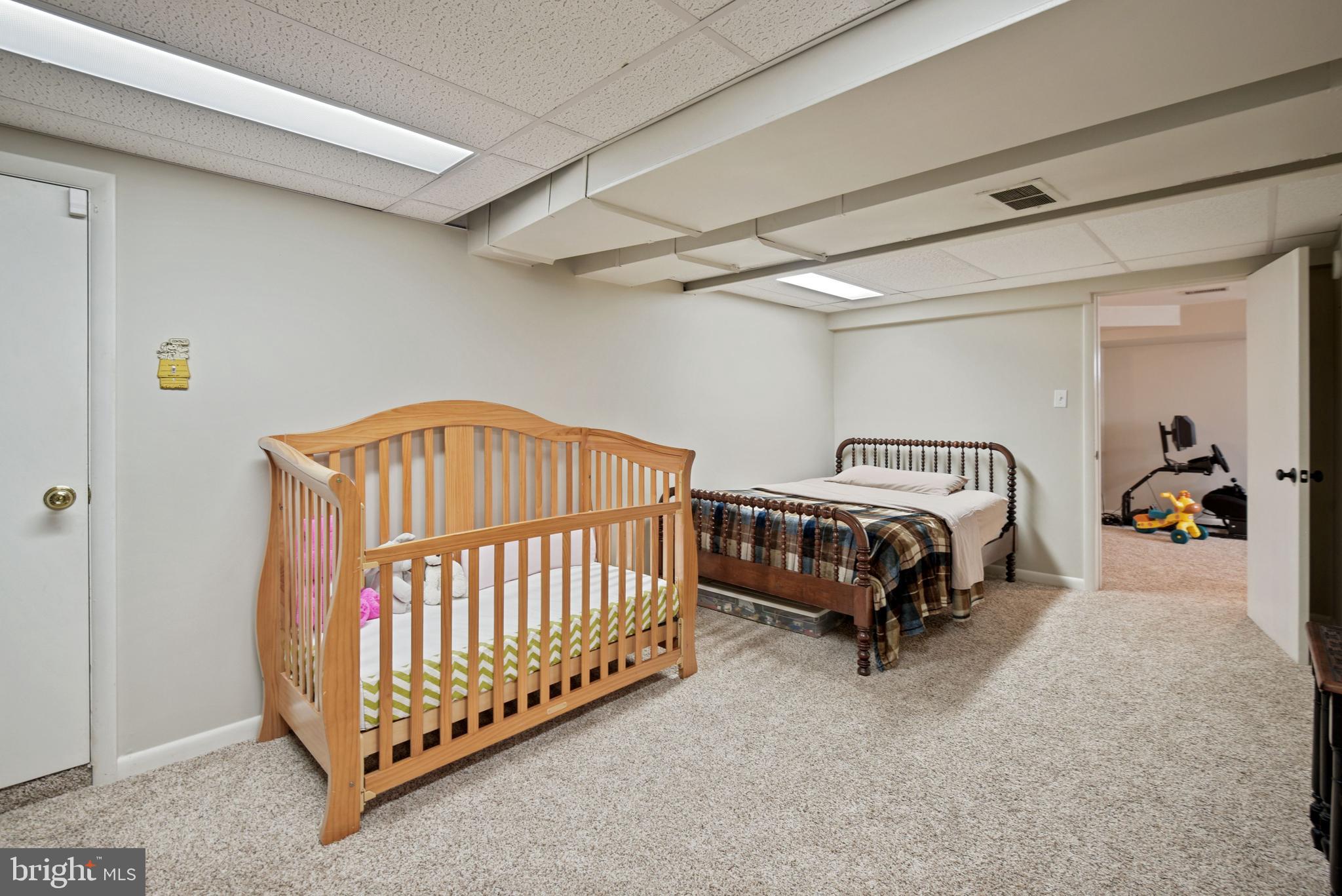 LOCUST HILL ESTATES - Residential