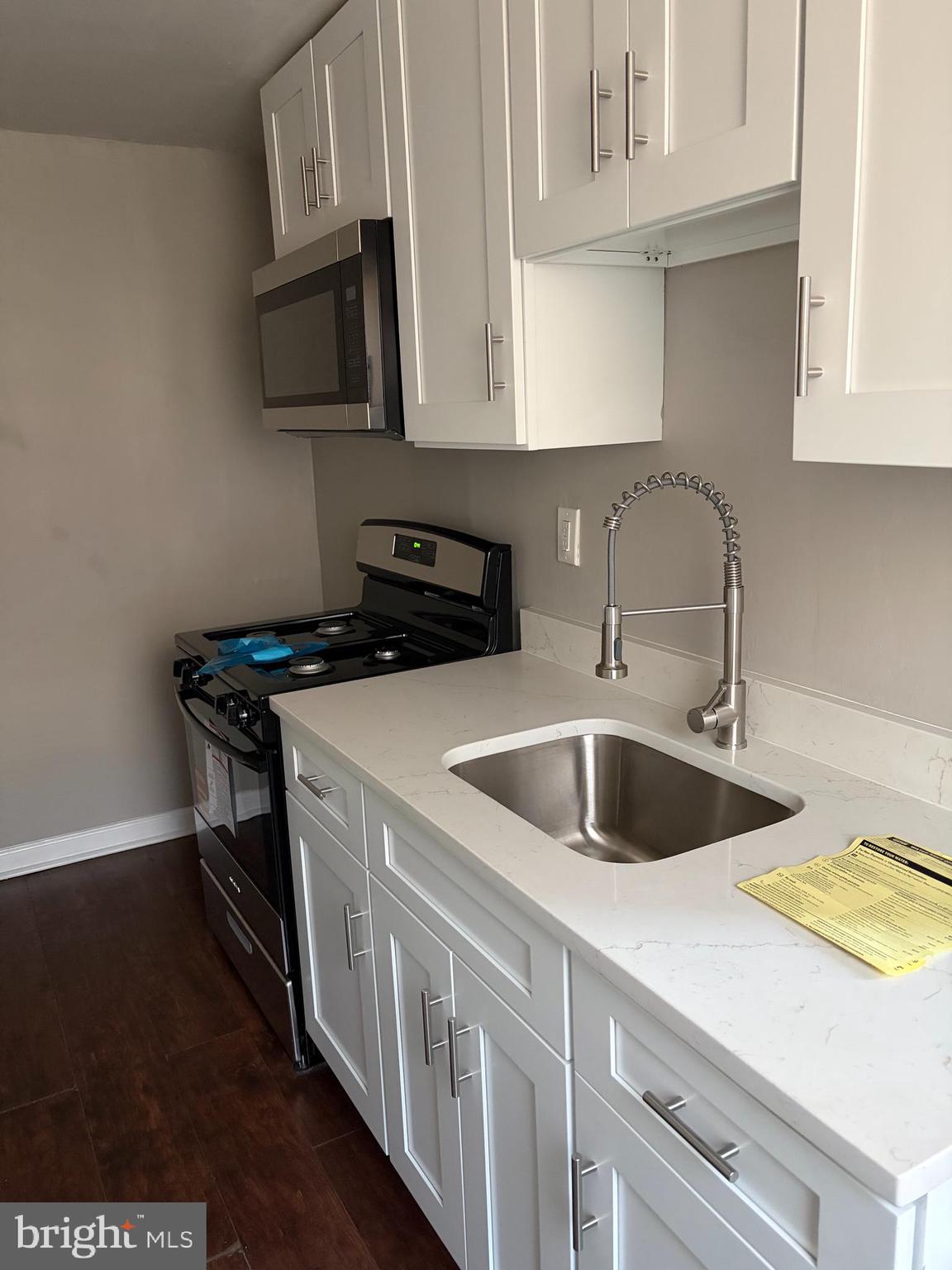 PORT RICHMOND - Residential