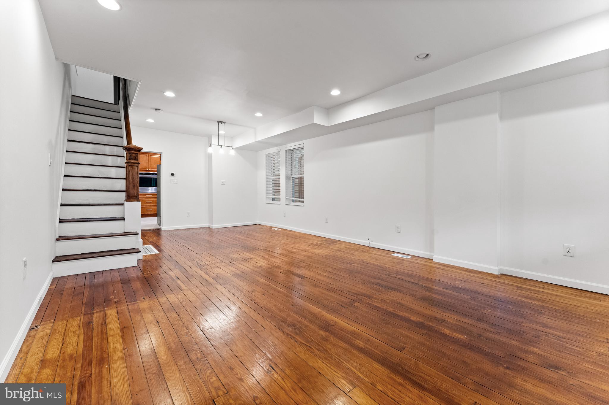 124 W 7TH STREET