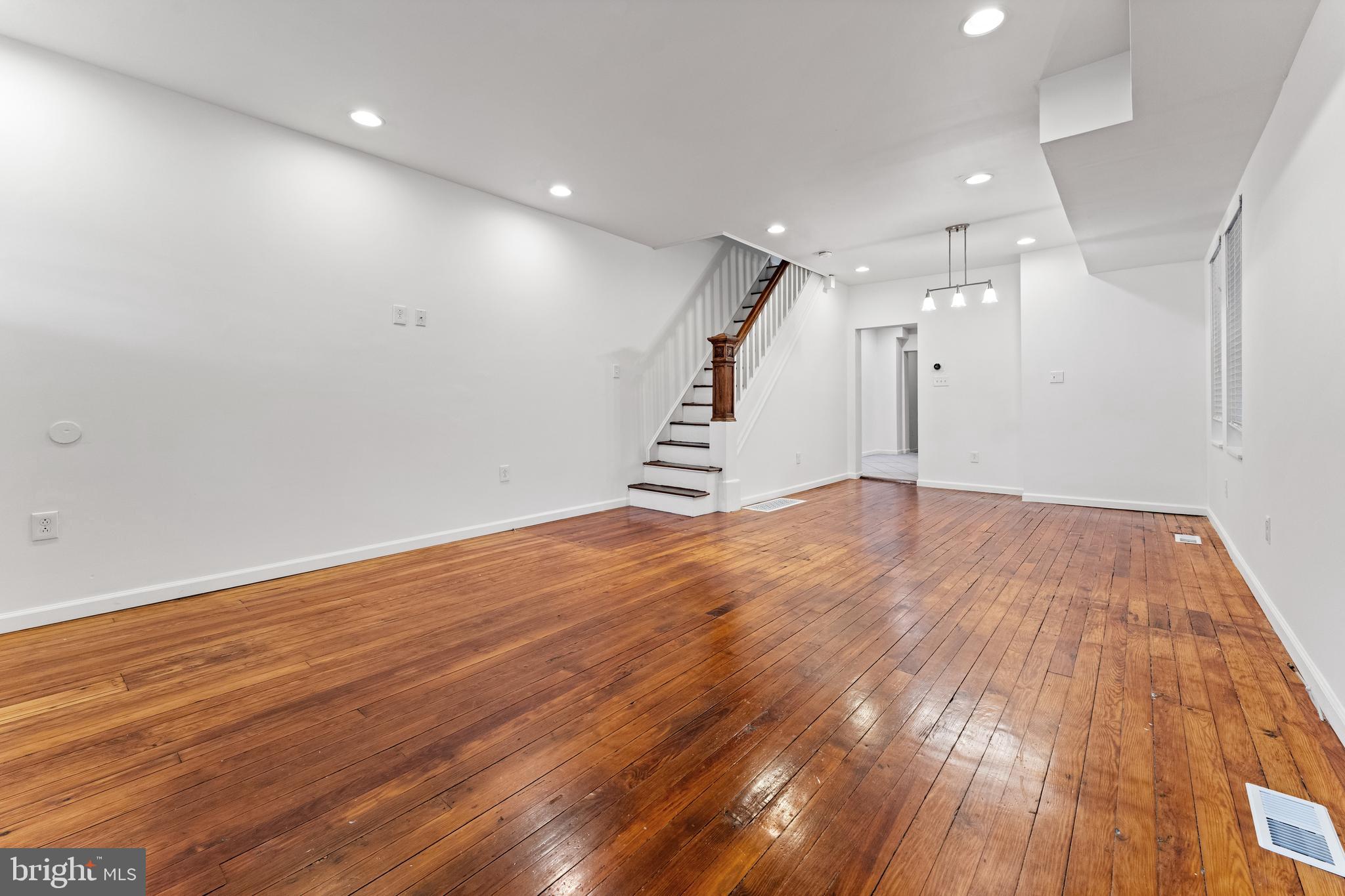 124 W 7TH STREET
