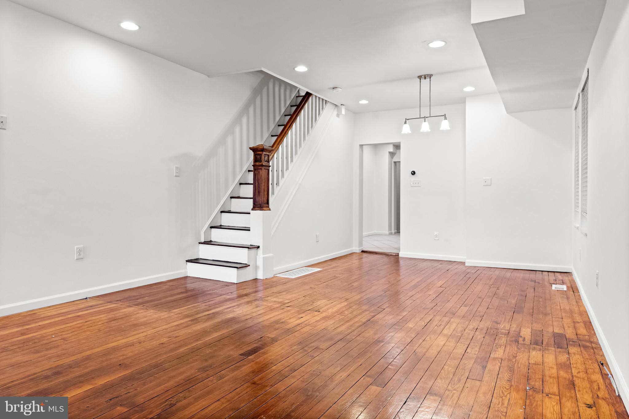 124 W 7TH STREET
