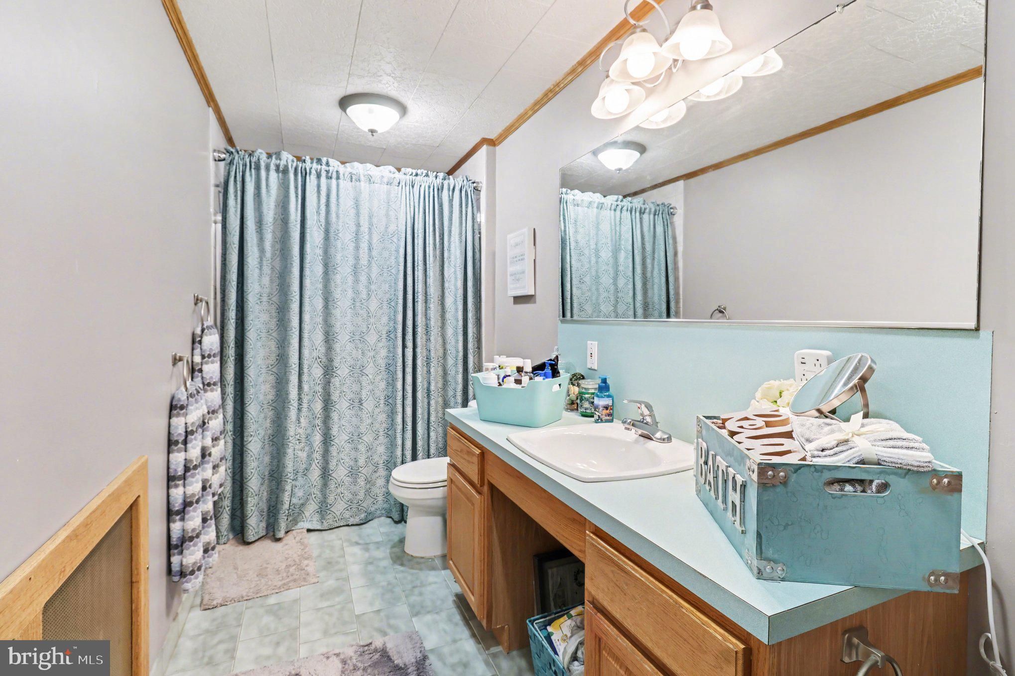 HOLMESBURG - Commercial Sale