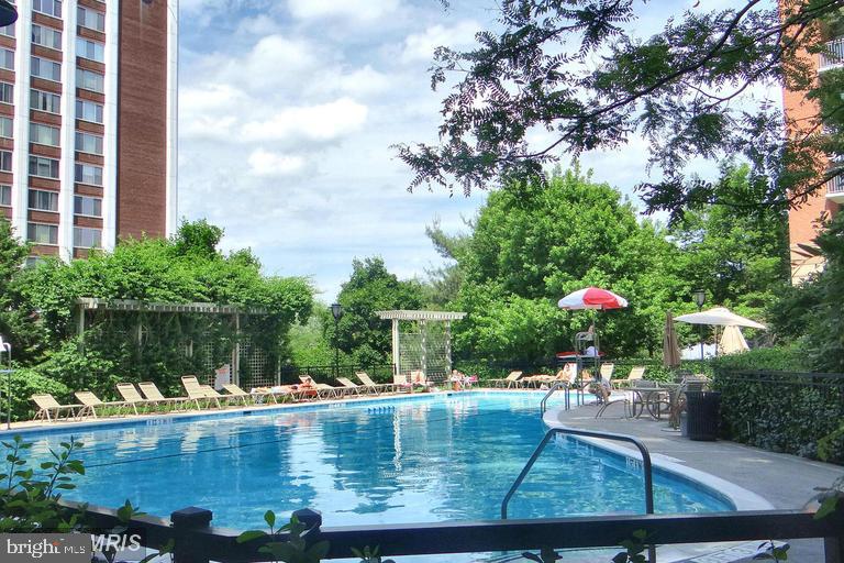 GALLERY AT WHITE FLINT - Residential Lease