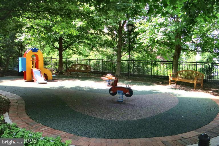 GALLERY AT WHITE FLINT - Residential Lease