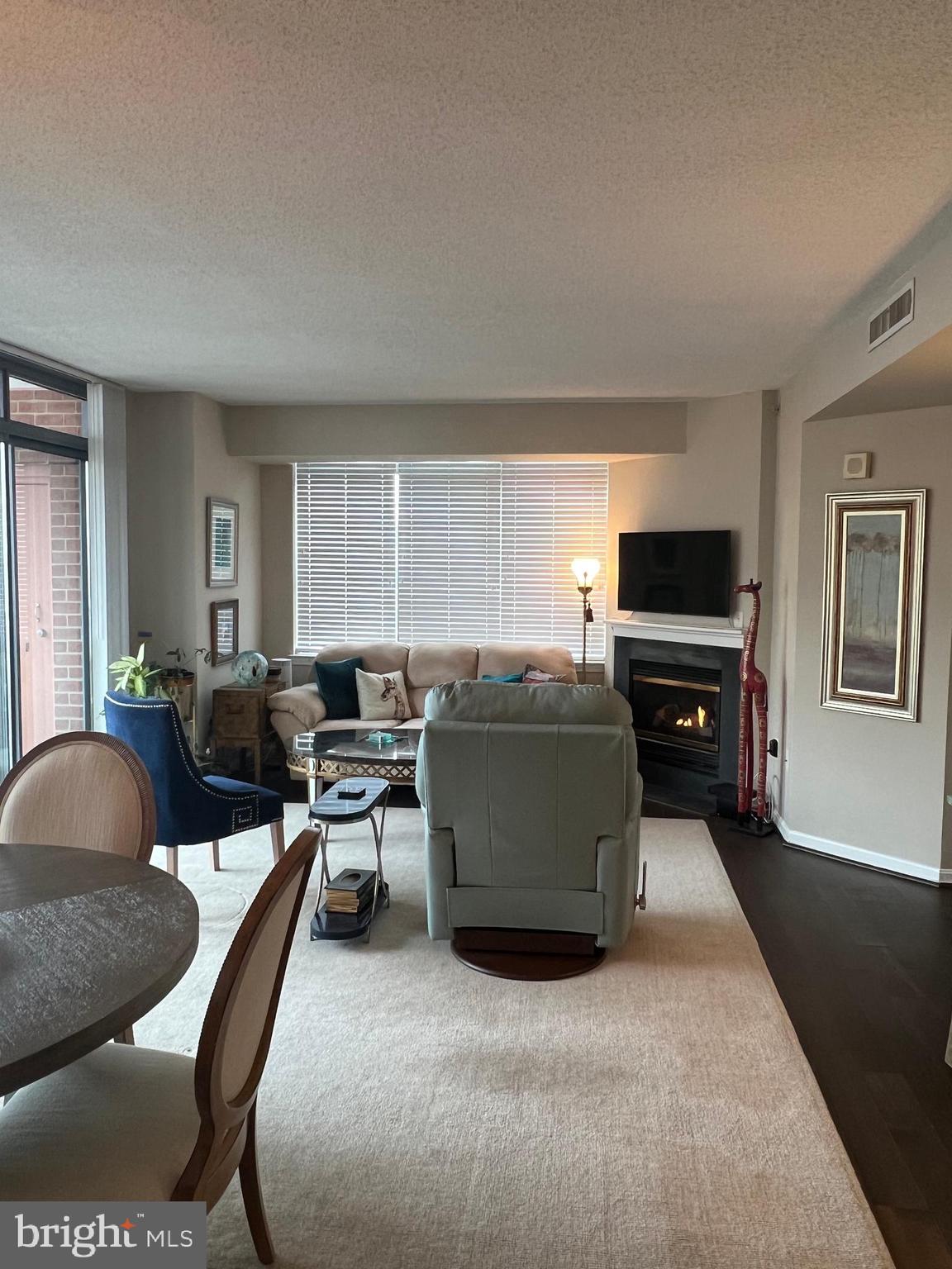 GALLERY AT WHITE FLINT - Residential Lease