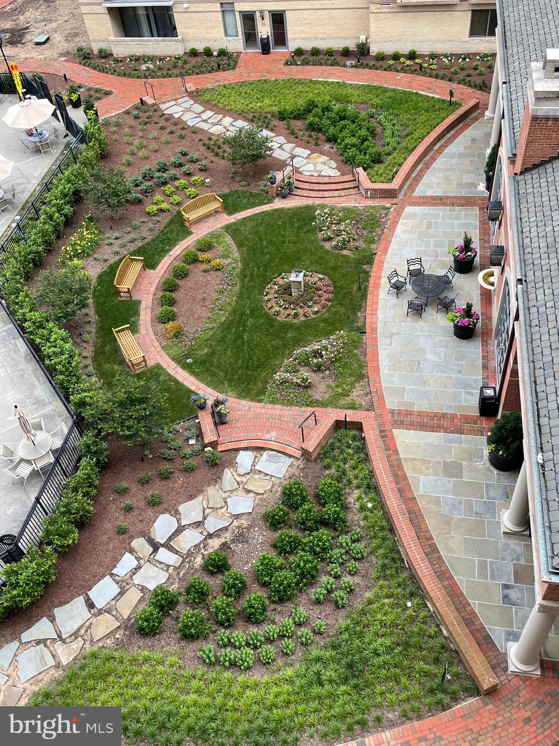 GALLERY AT WHITE FLINT - Residential Lease