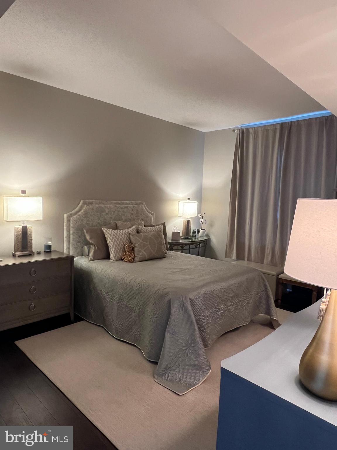 GALLERY AT WHITE FLINT - Residential Lease