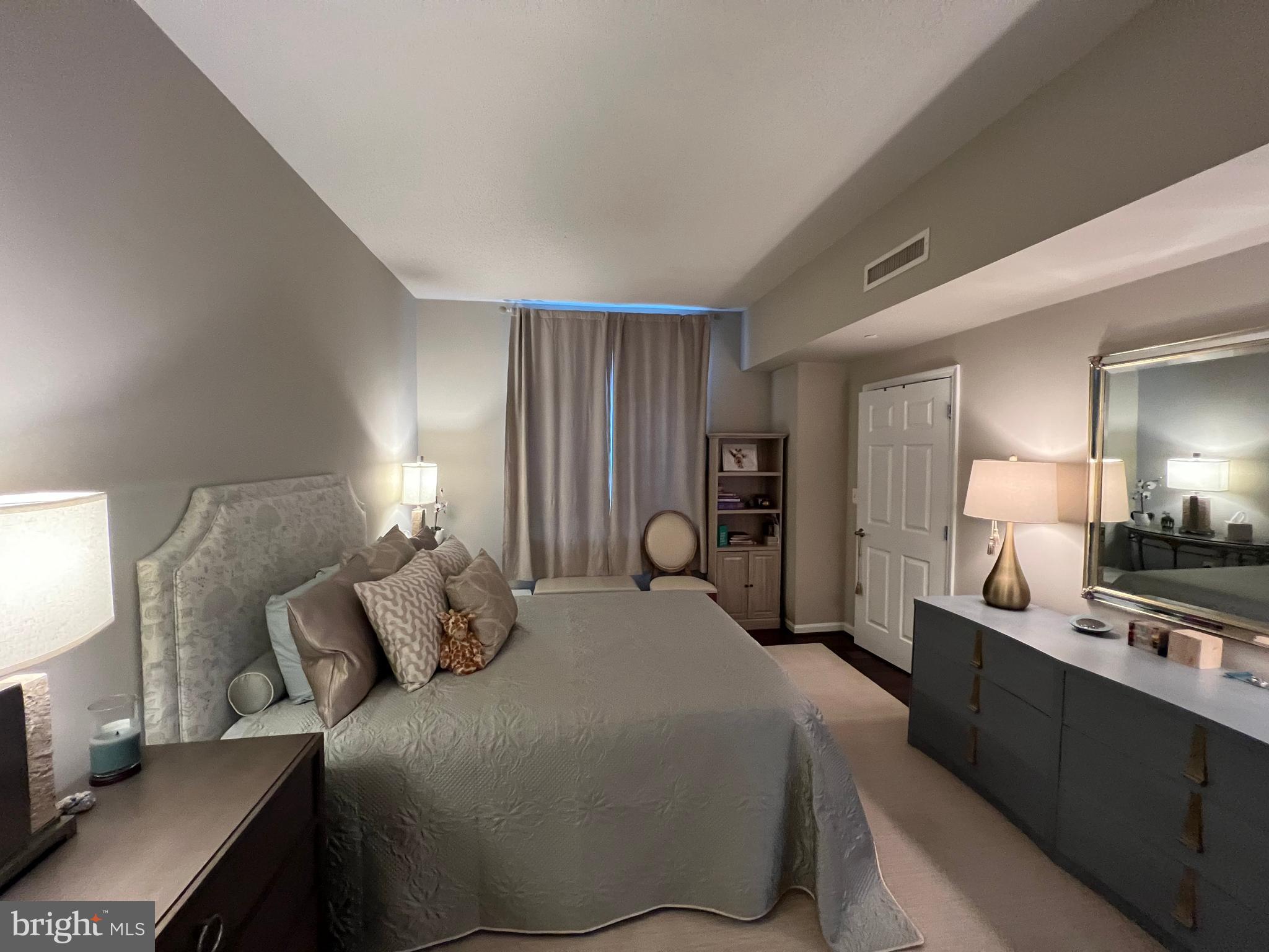 GALLERY AT WHITE FLINT - Residential Lease