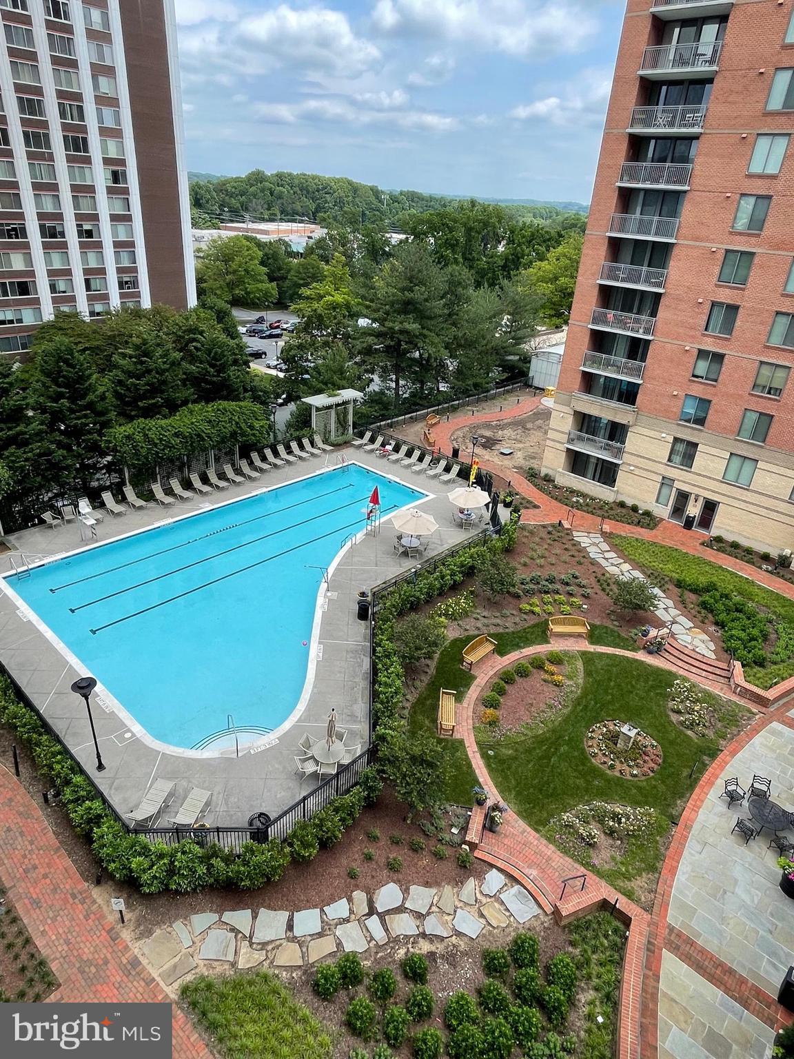 GALLERY AT WHITE FLINT - Residential Lease