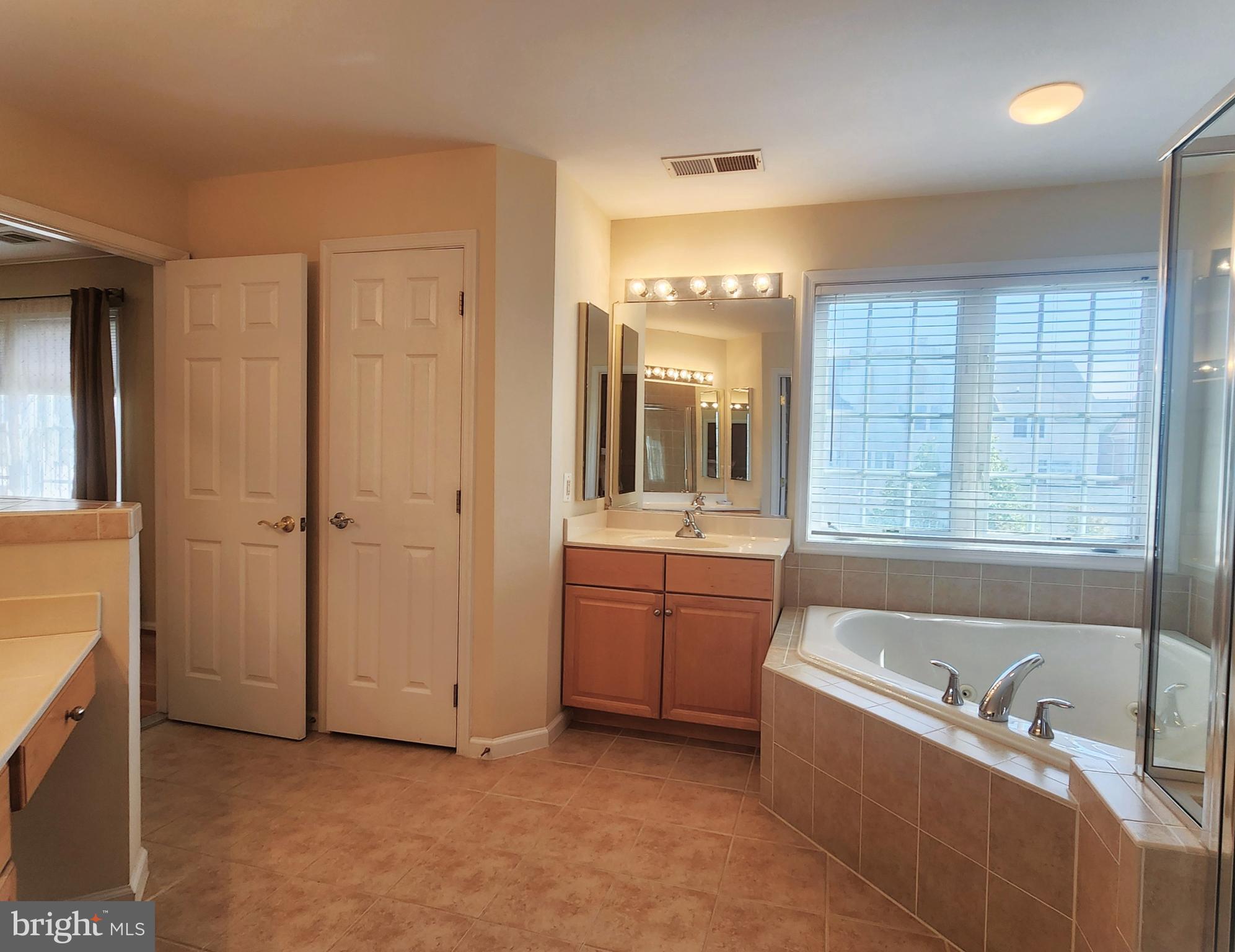 KING FARM - Residential Lease