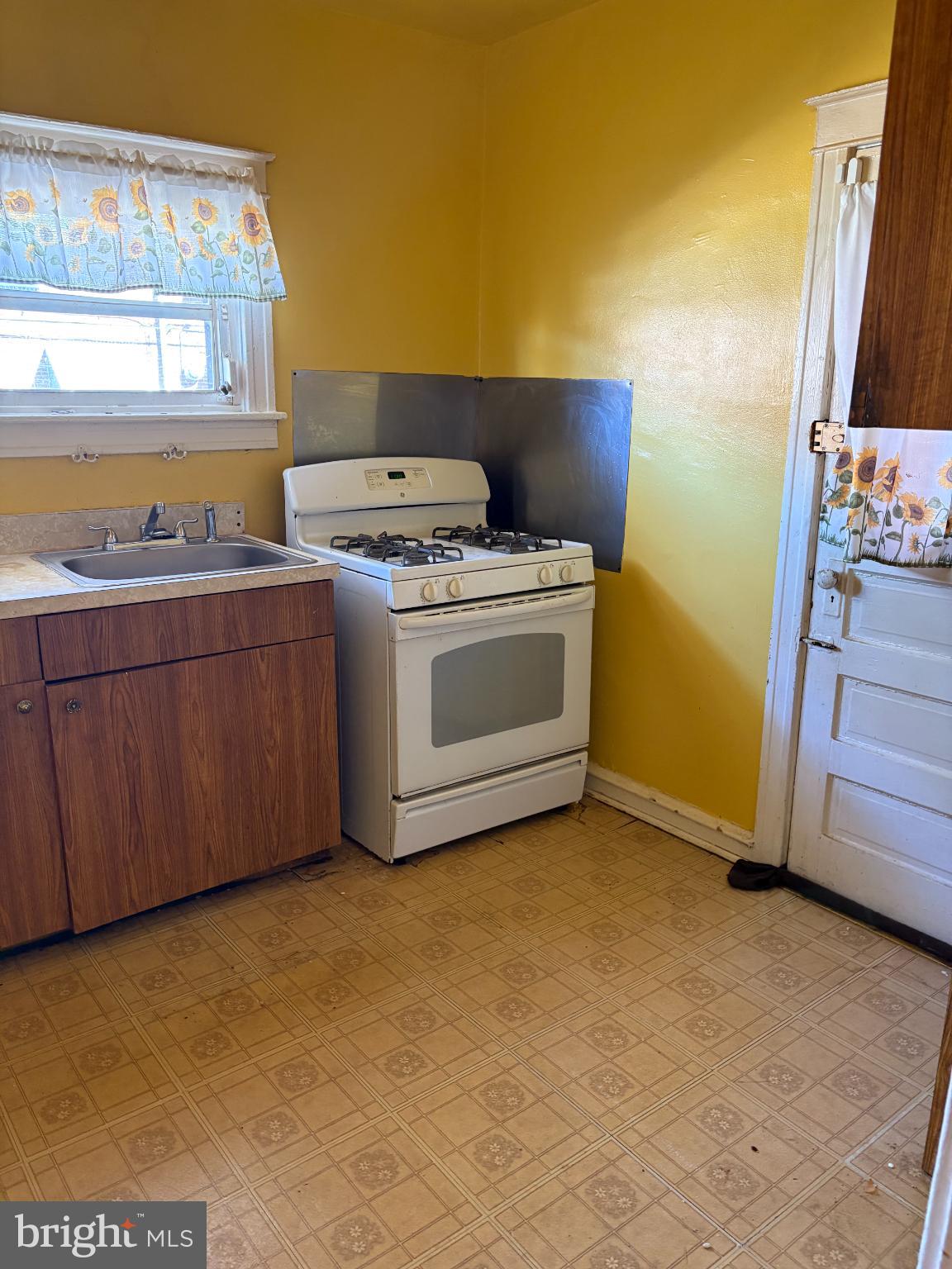 WEST OAK LANE - Residential