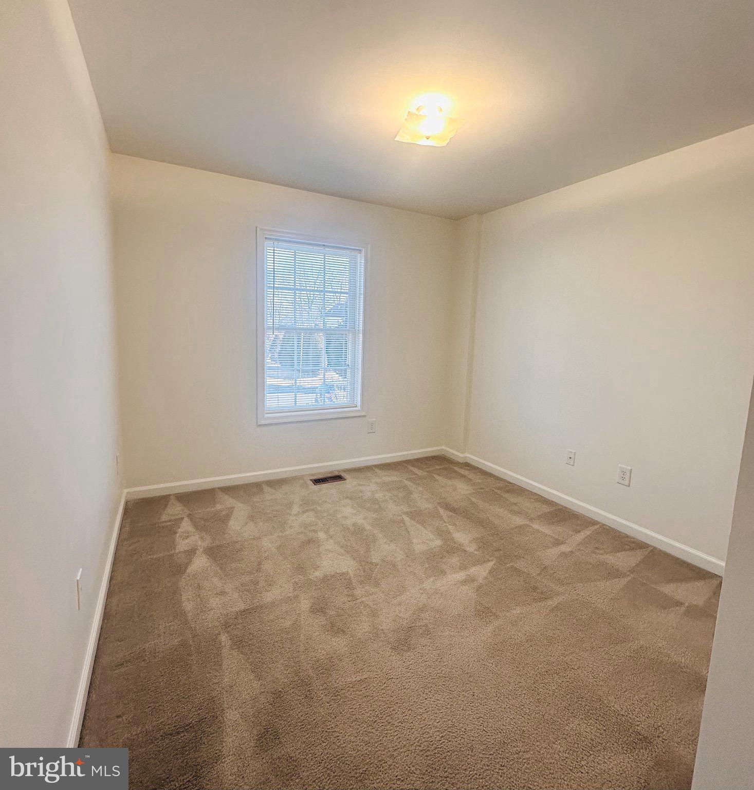 FOREST HEIGHTS - Residential Lease