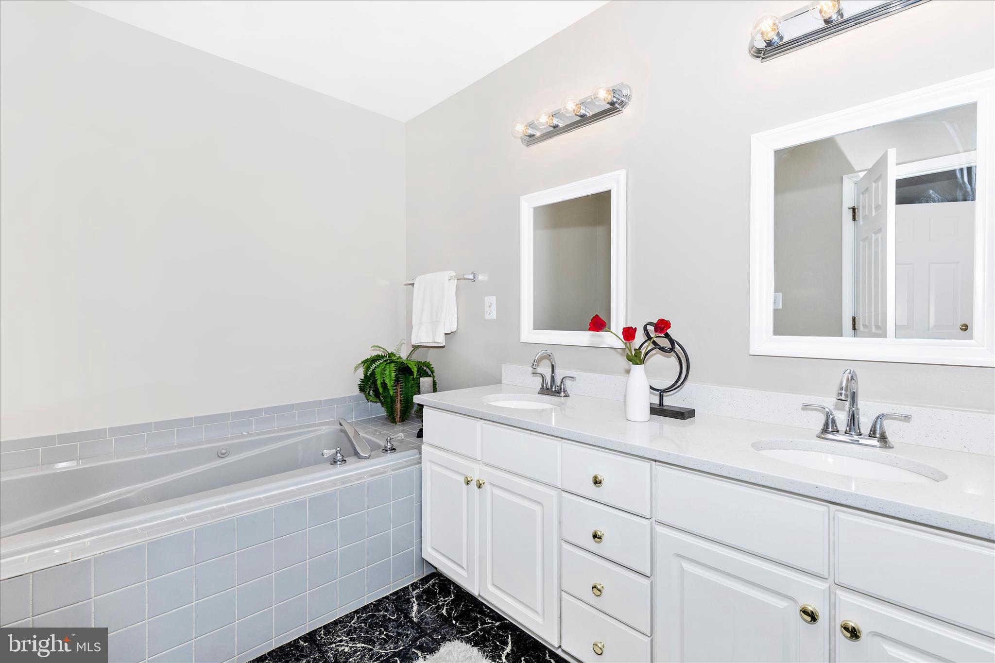 WASHINGTONIAN CENTER - Residential
