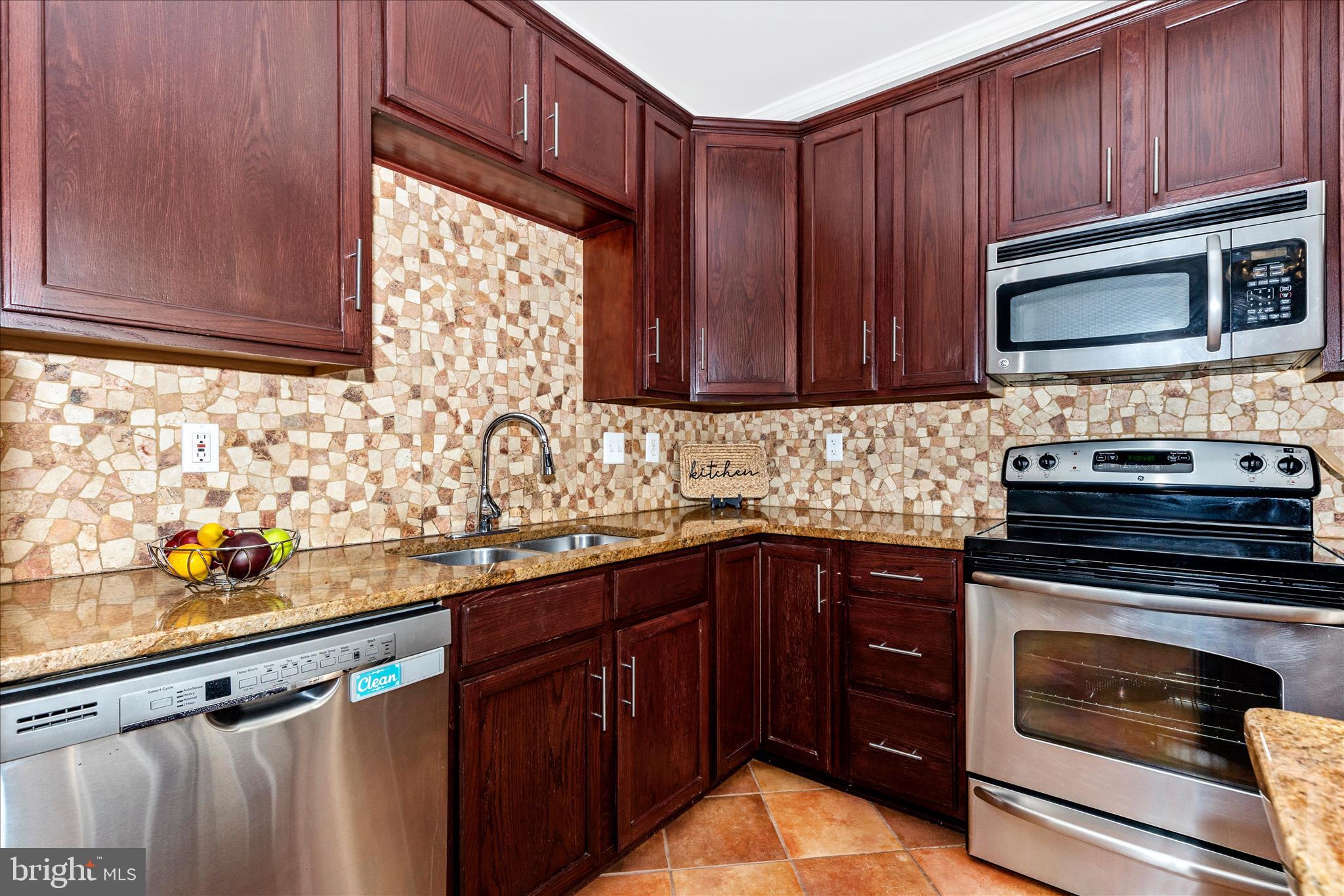 WASHINGTONIAN CENTER - Residential