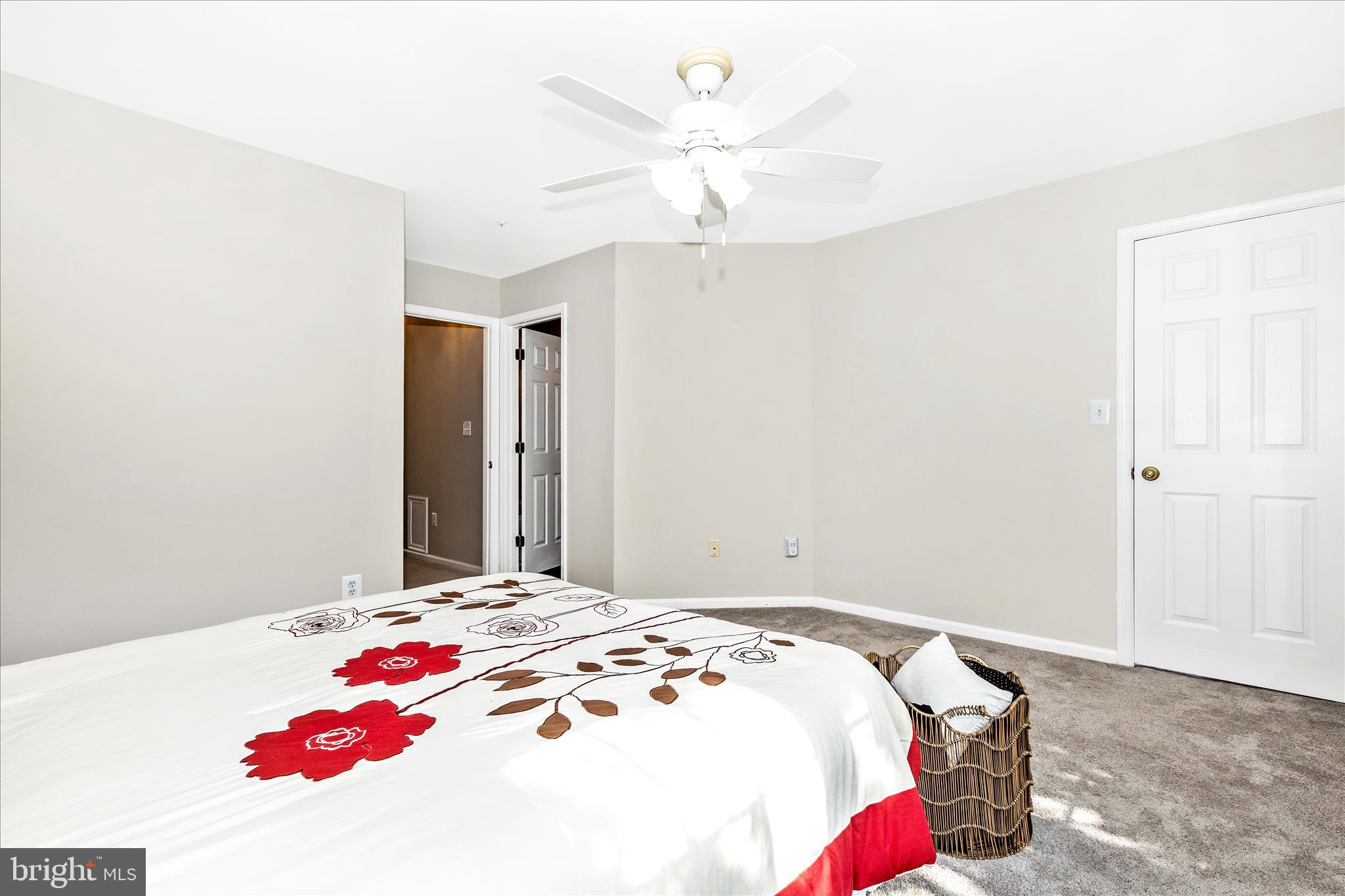 WASHINGTONIAN CENTER - Residential