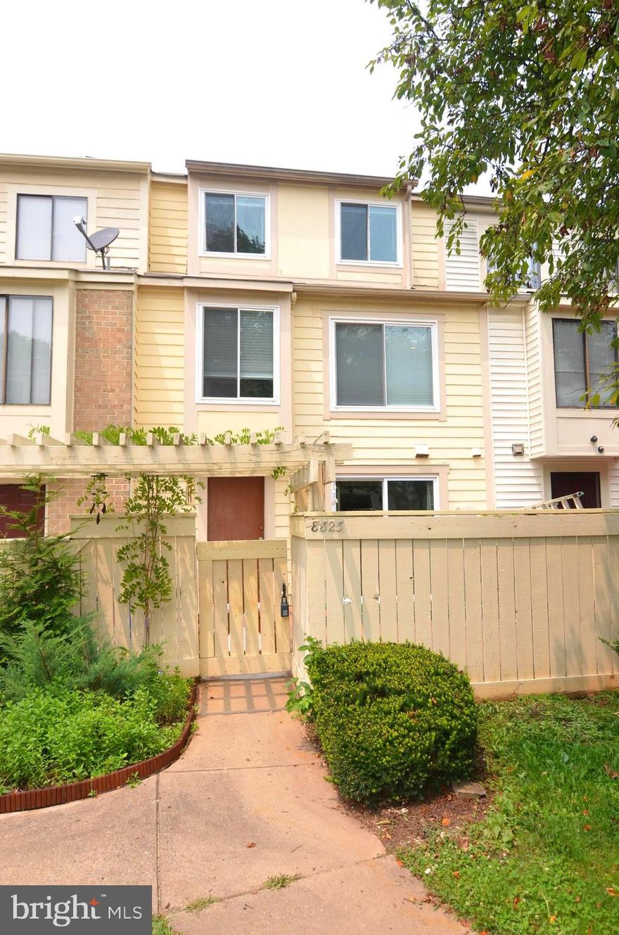 Three-level back-to-back townhouse with 4 Bedrooms, 2.5 Baths. Fenced Patio. All windows were recently replaced. Conveniently located, within walking distance to the bus stop, shopping center, and restaurants. HOA maintains a beautiful neighborhood, Community swing pool, Rec. facilities.  Move-in Condition. Some little touch-ups will make it your cozy home.