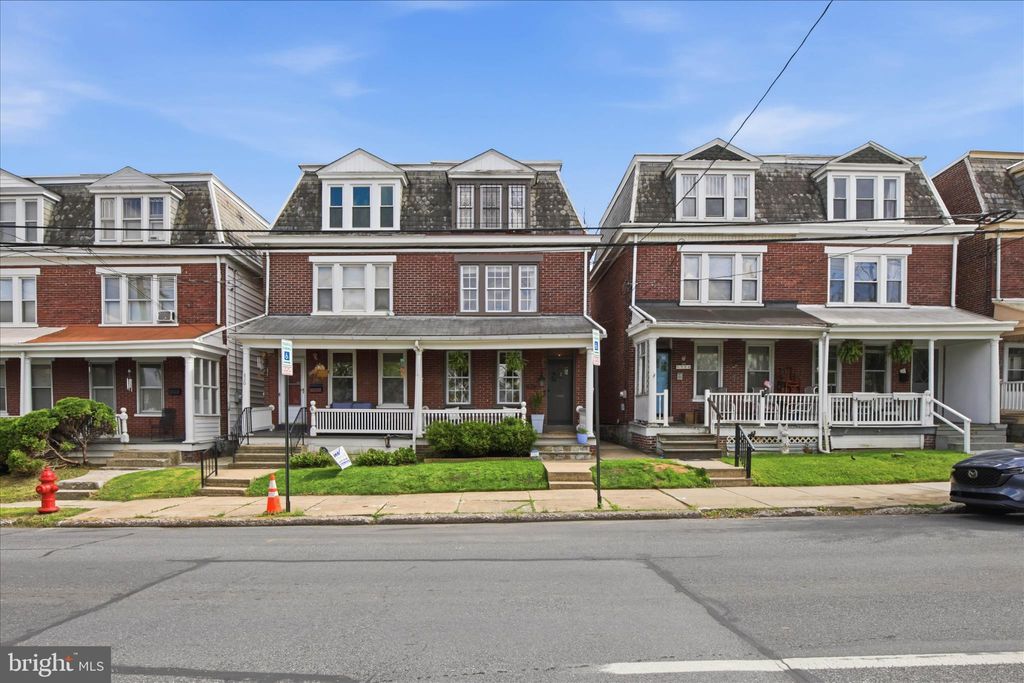 Photo of 828 E Chestnut Street, LANCASTER, PA 17602 (MLS # PALA2085528)