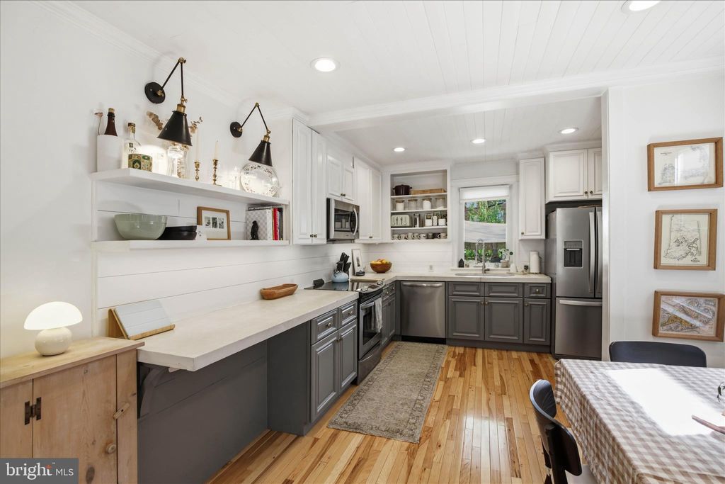 Photo of 828 E Chestnut Street, LANCASTER, PA 17602 (MLS # PALA2085528)