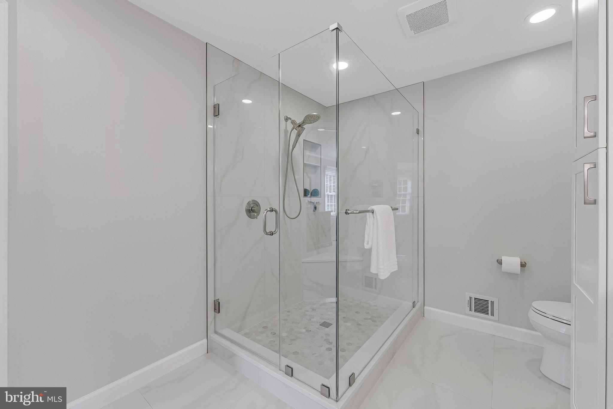 HICKORY CREEK - Residential