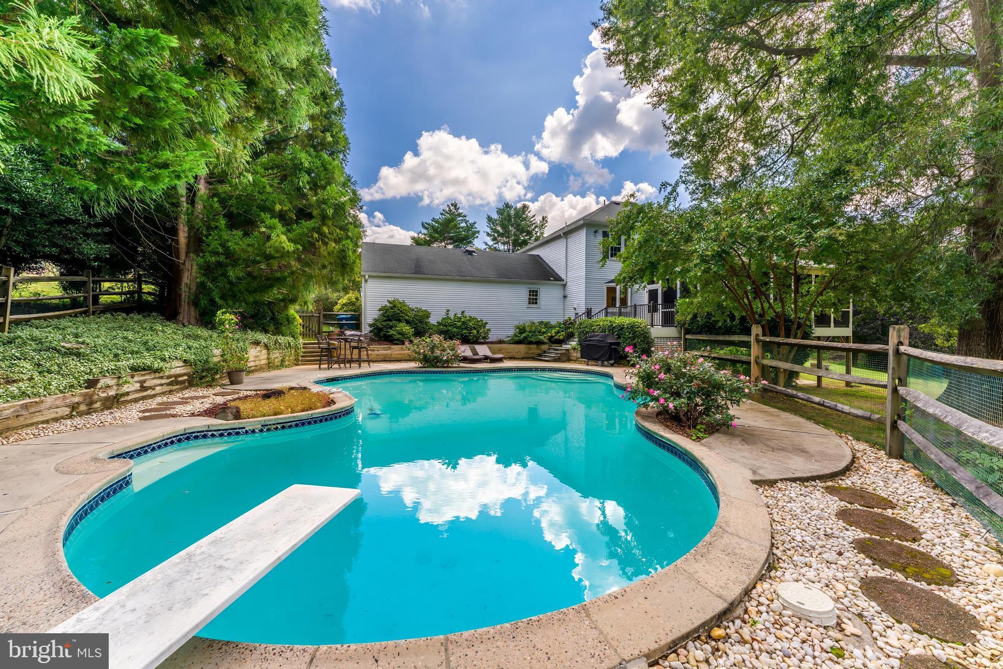 HICKORY CREEK - Residential