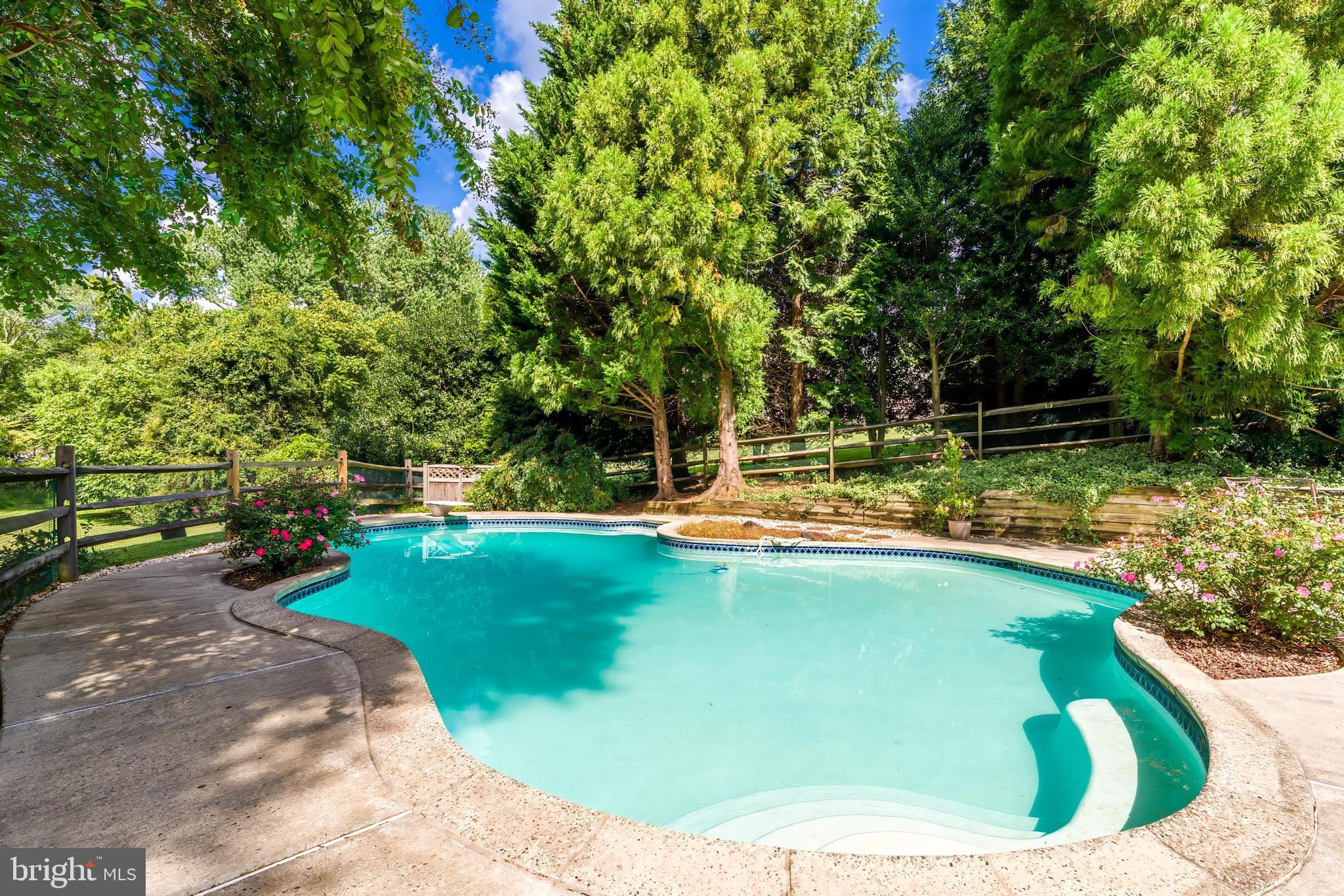 HICKORY CREEK - Residential