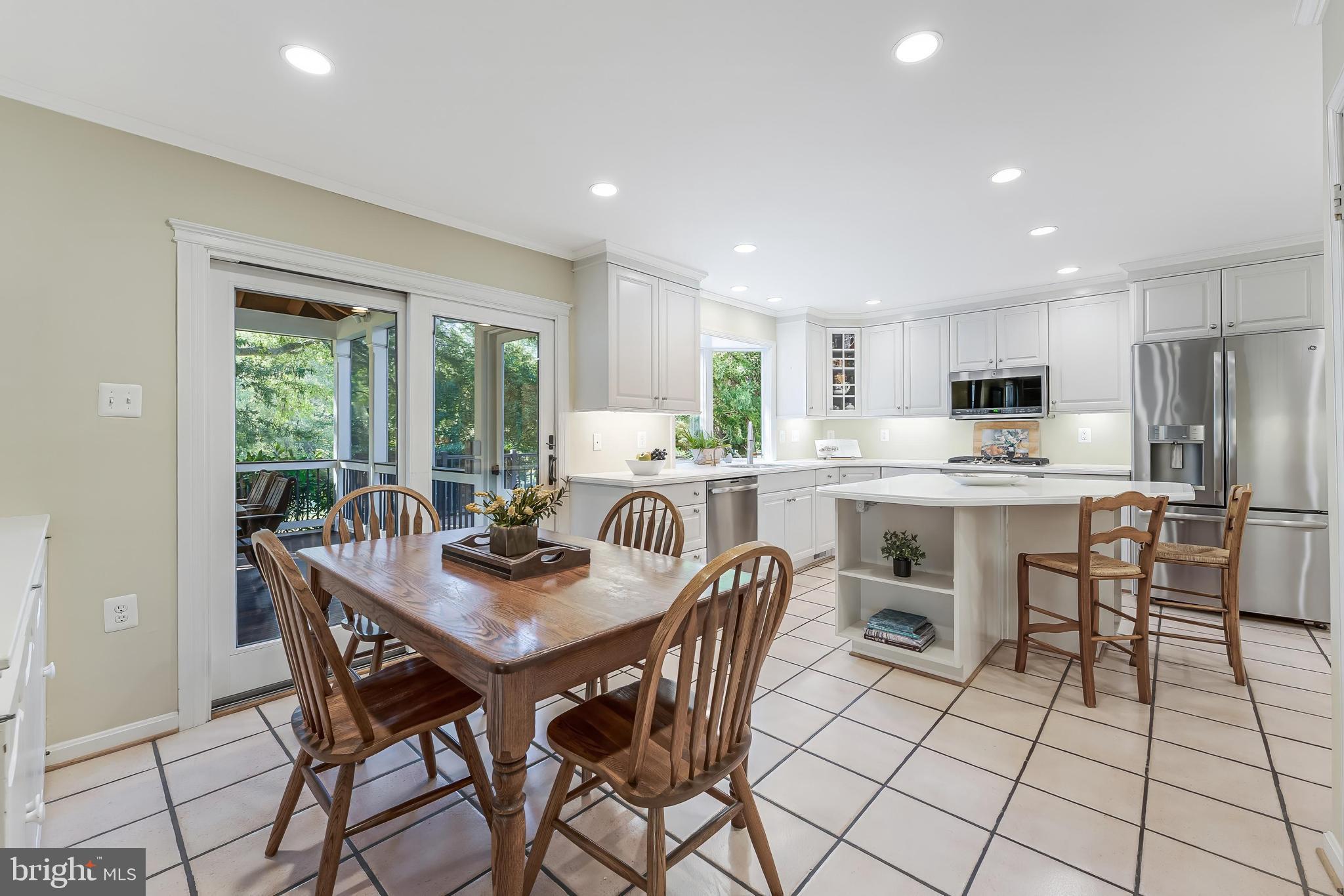 HICKORY CREEK - Residential