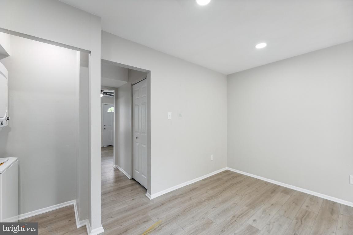 OAK MANOR - Residential