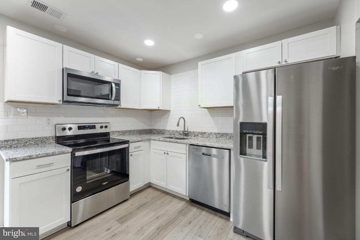 OAK MANOR - Residential