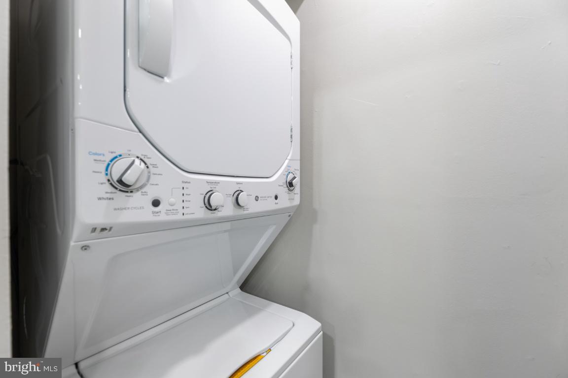 OAK MANOR - Residential