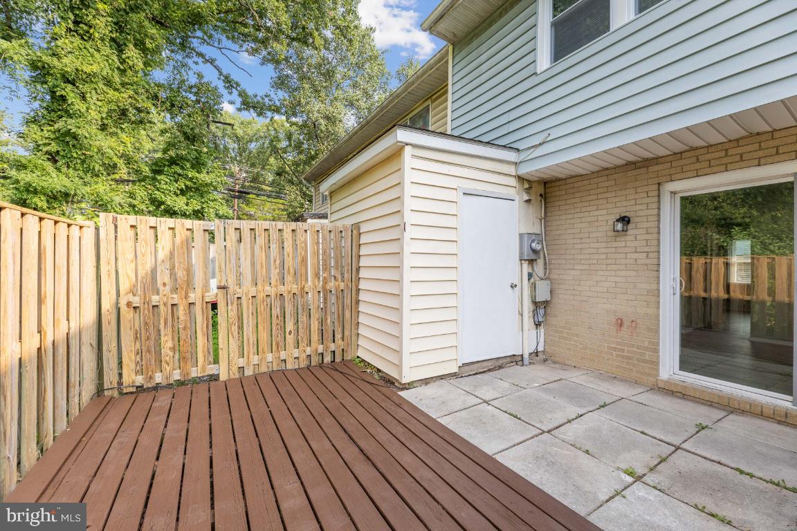 OAK MANOR - Residential