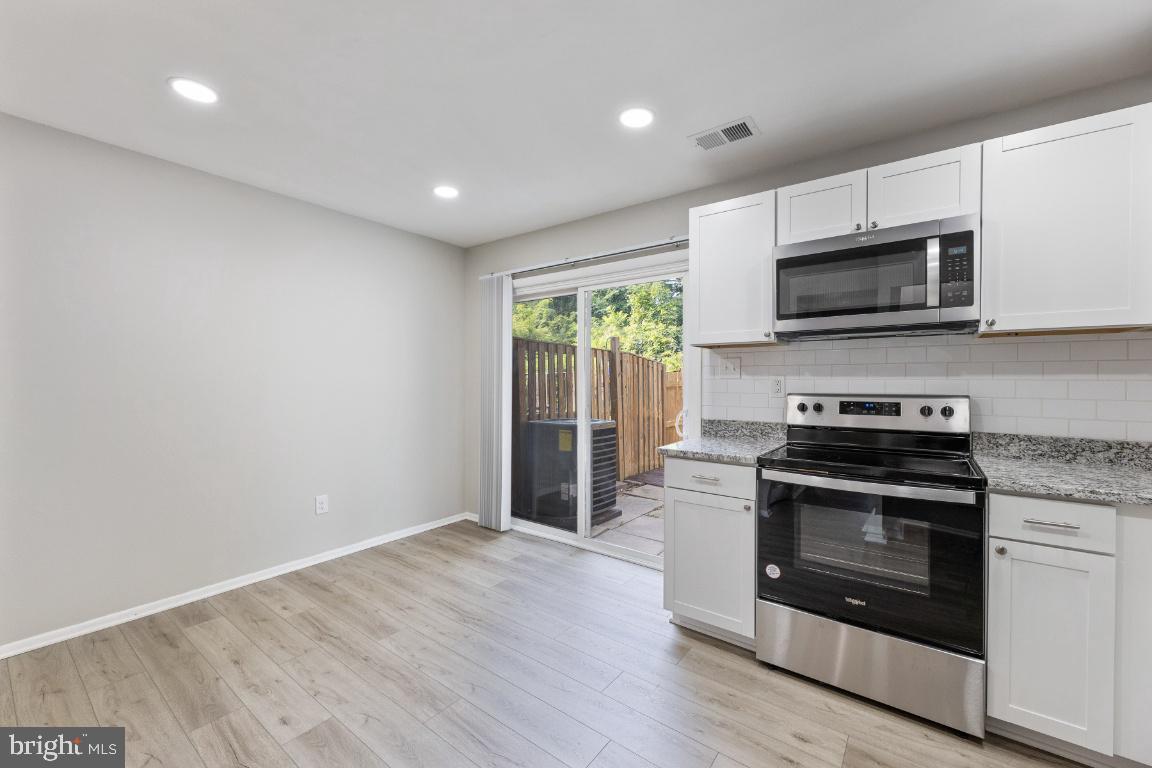 OAK MANOR - Residential