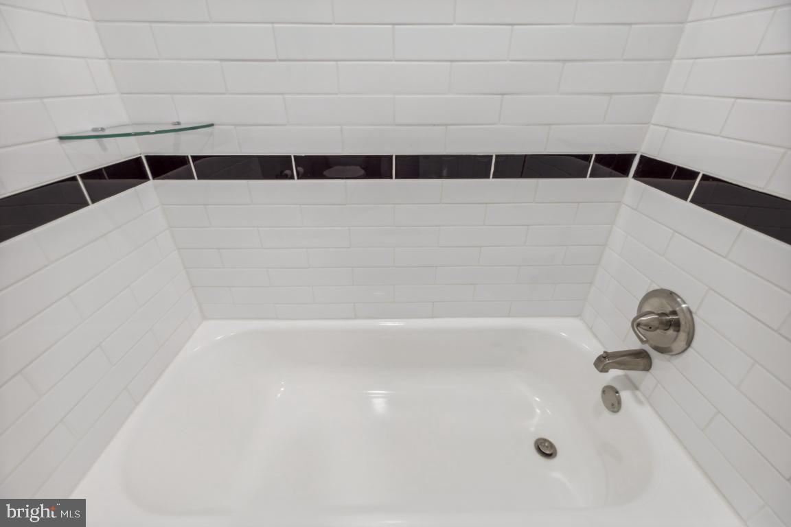 OAK MANOR - Residential