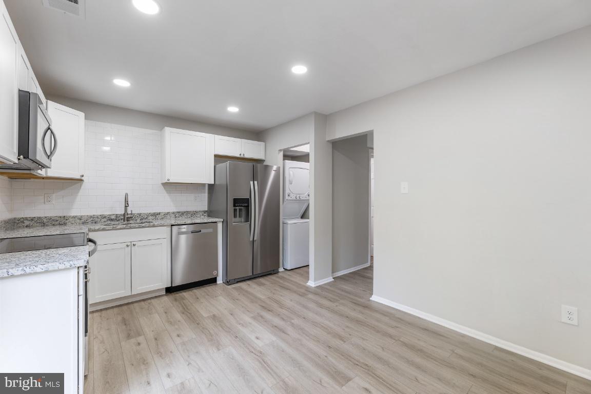 OAK MANOR - Residential